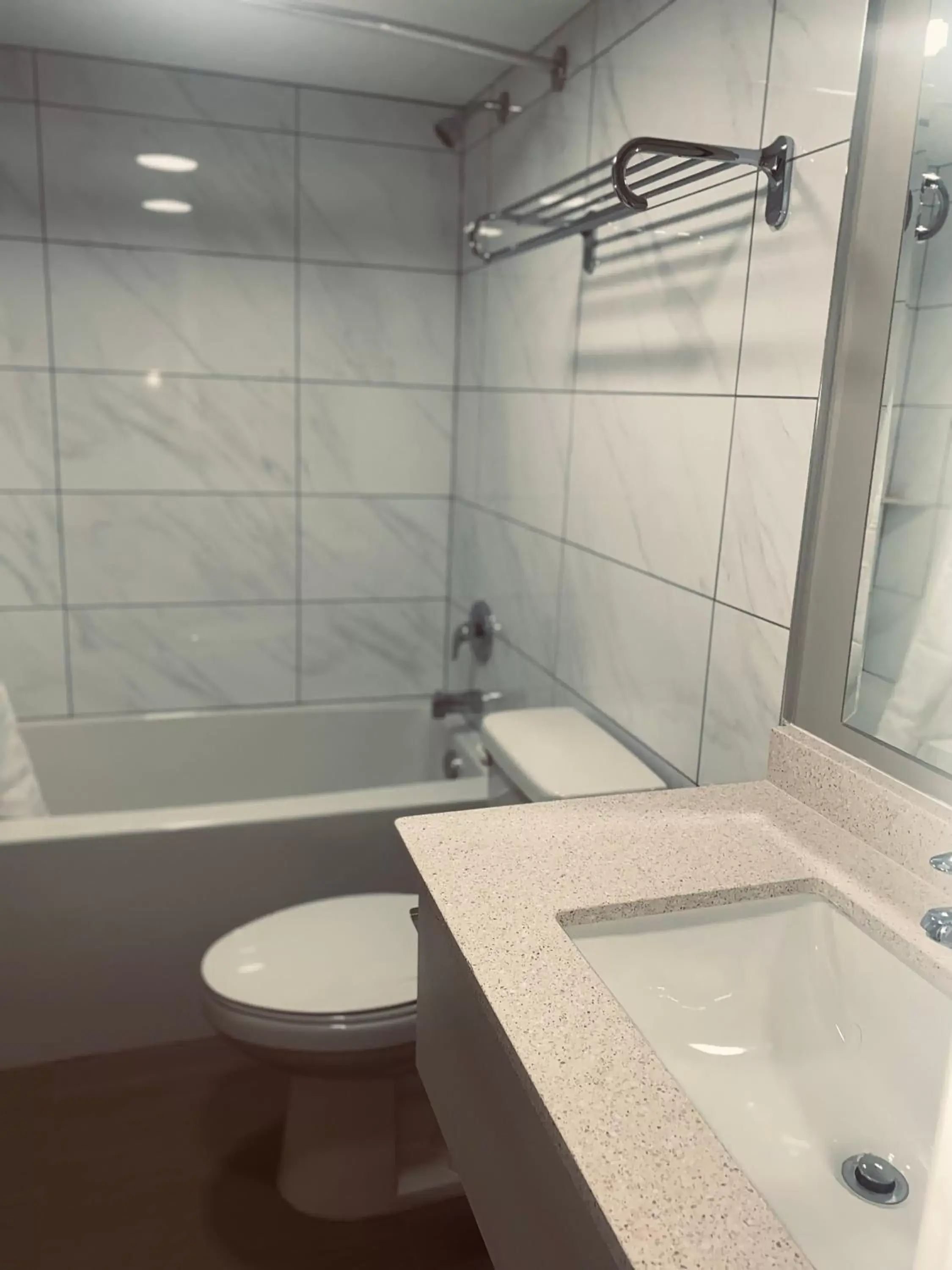 Superior Efficiency Queen Suite with Two Queen Beds - Non Smoking in Econo Lodge Superior Efficiency Queen Suite with Two Queen Beds - Non Smoking in Econo Lodge