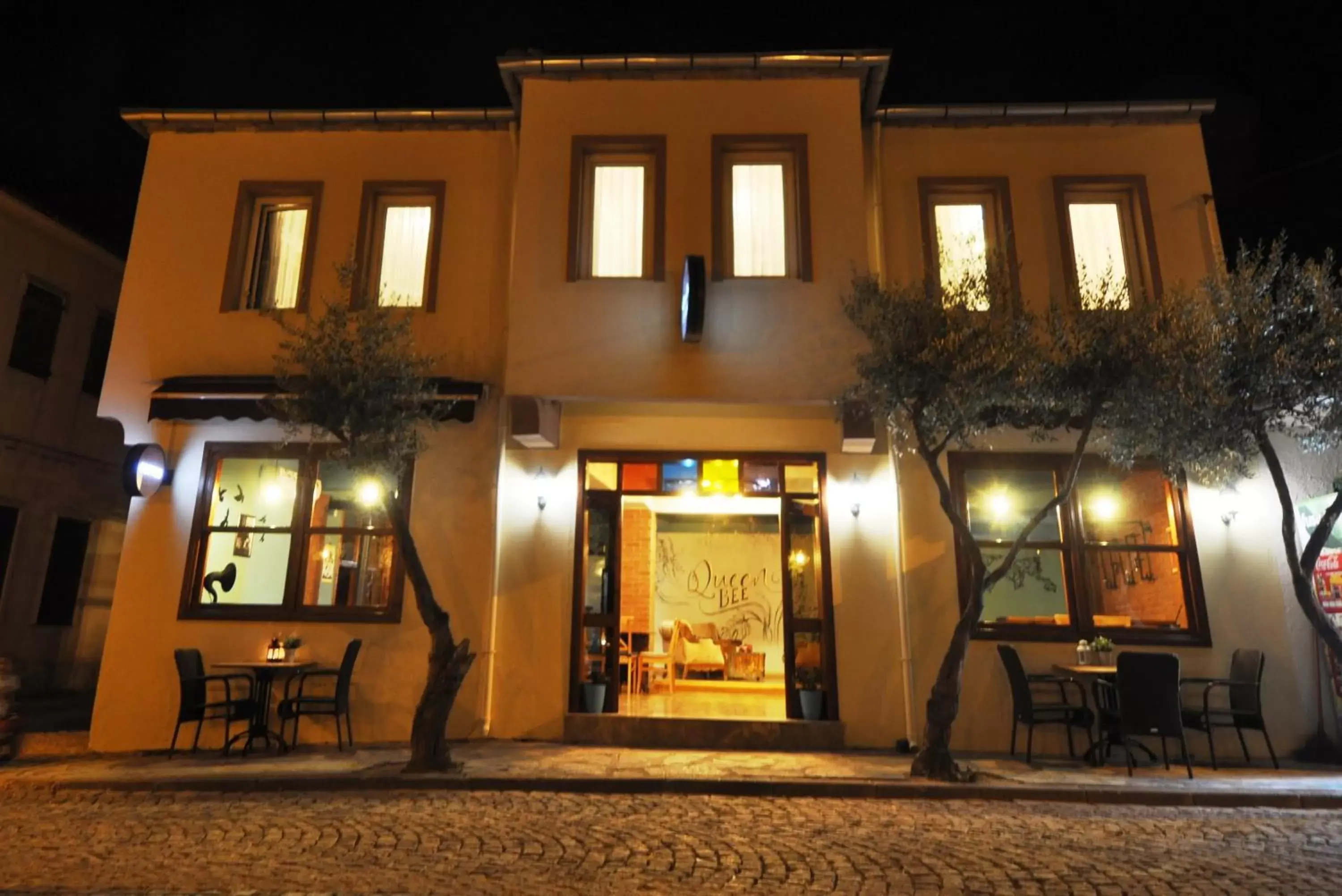 Queen Bee Hotel Queen Bee Hotel