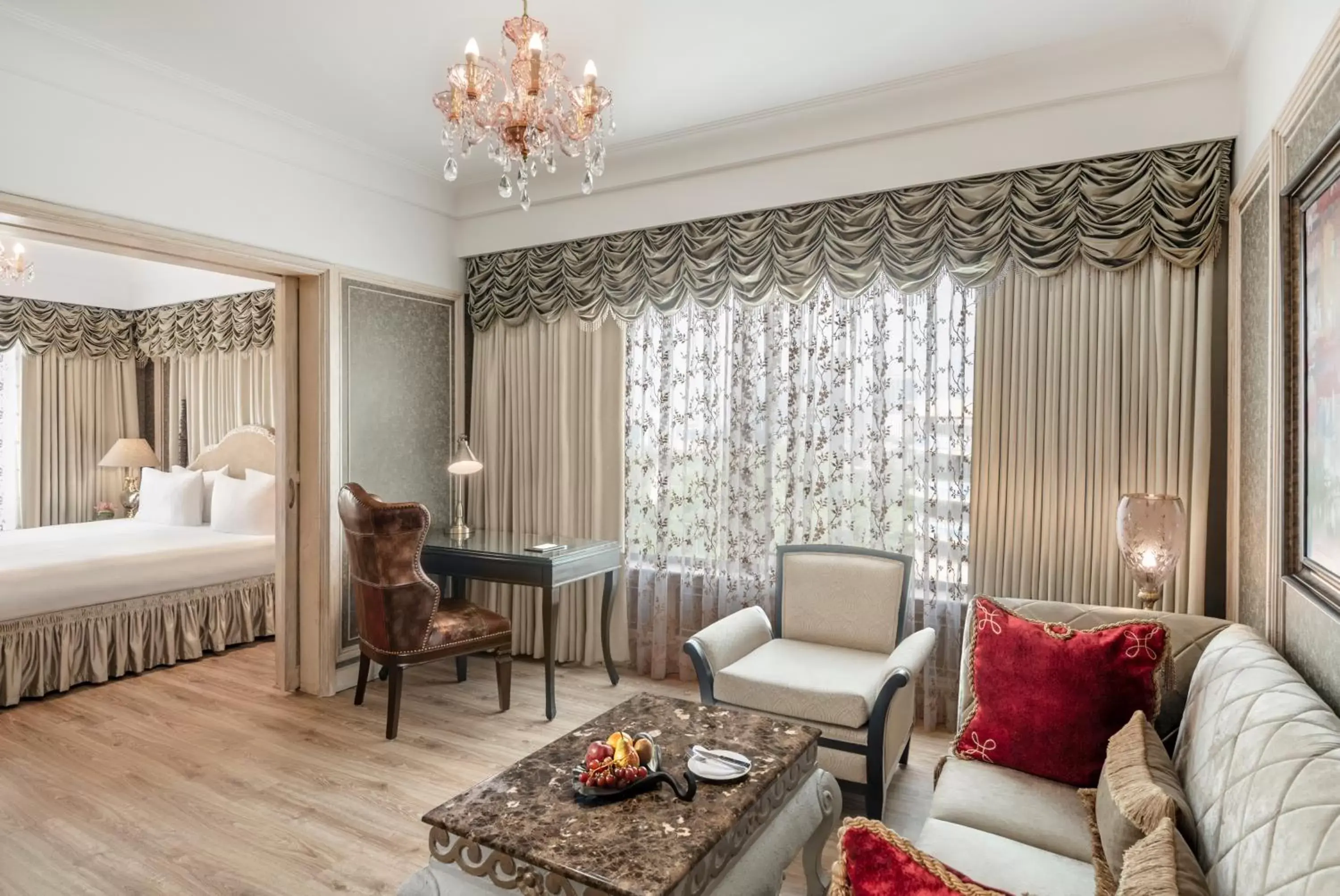 Executive Suite in Radisson Blu MBD Hotel Noida Executive Suite in Radisson Blu MBD Hotel Noida