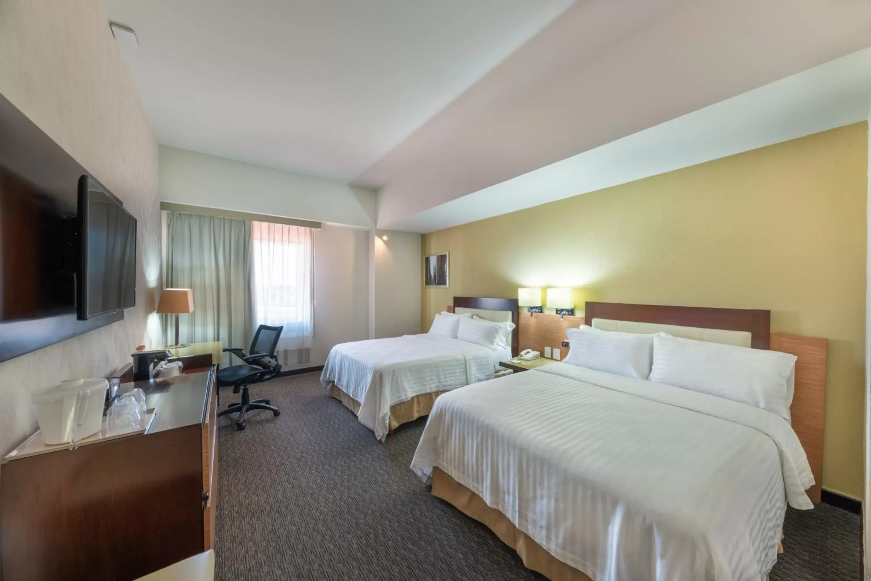 Standard Double Room with Two Double Beds - Disability Access in Holiday Inn Guadalajara Select by IHG Standard Double Room with Two Double Beds - Disability Access in Holiday Inn Guadalajara Select by IHG
