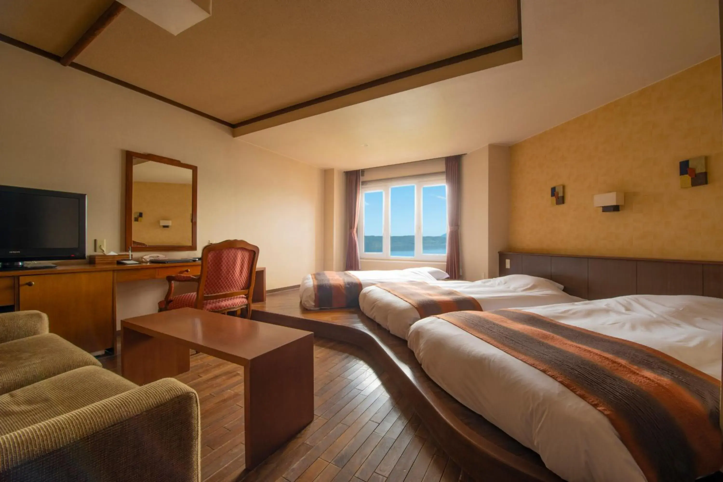 Superior Room with Lake View - Non-Smoking in Toyako Manseikaku Hotel Lakeside Terrace Superior Room with Lake View - Non-Smoking in Toyako Manseikaku Hotel Lakeside Terrace