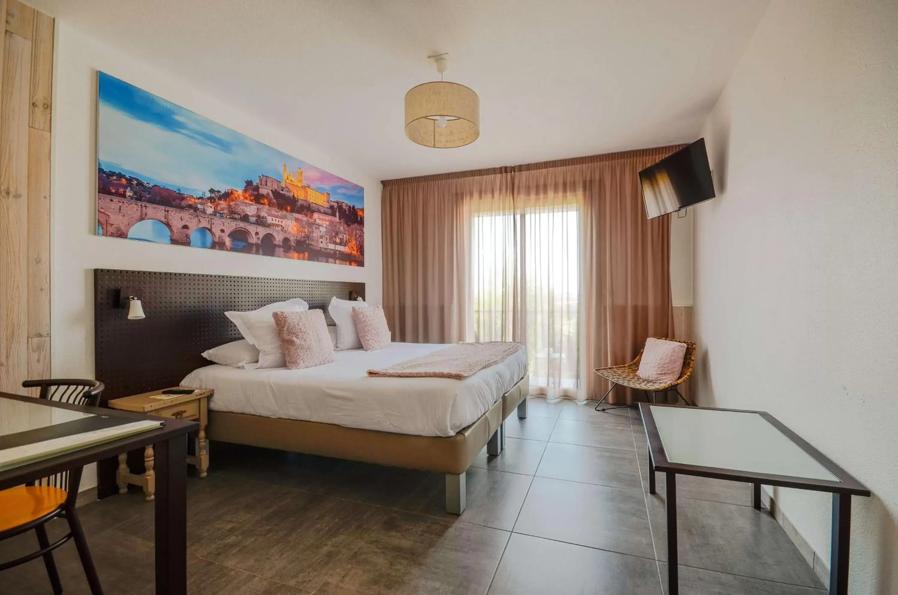 Superior King Room with Terrace - Non-Smoking in Sure Hotel by Best Western Beziers Le Monestie Superior King Room with Terrace - Non-Smoking in Sure Hotel by Best Western Beziers Le Monestie