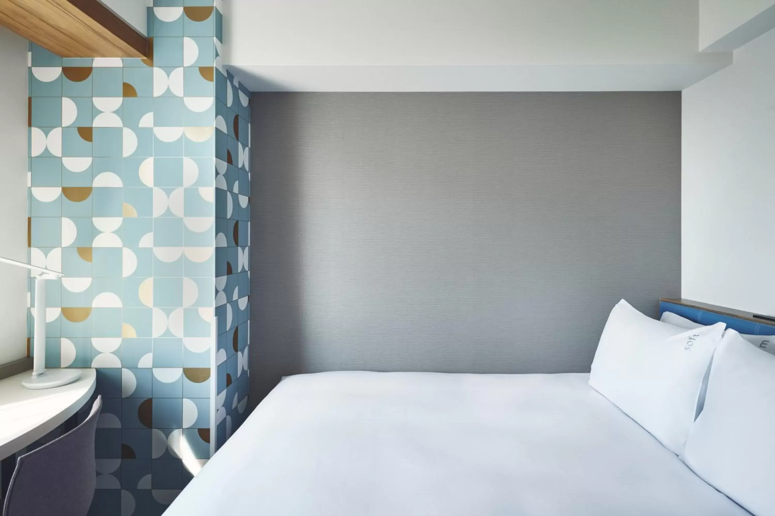 Queen Room - single occupancy - Free Breakfast in Holiday Inn Express Osaka City Centre- Midosuji by IHG Queen Room - single occupancy - Free Breakfast in Holiday Inn Express Osaka City Centre- Midosuji by IHG