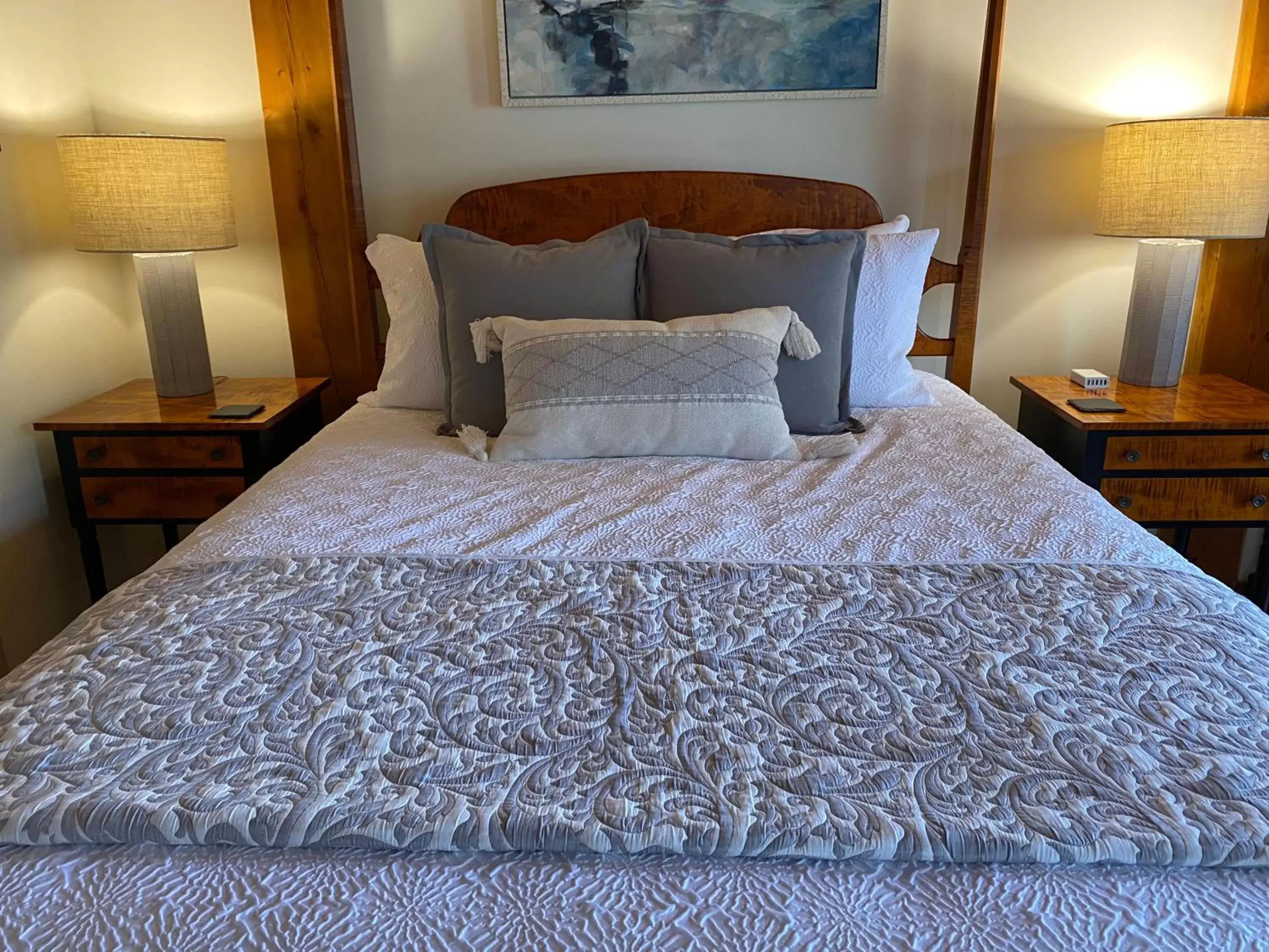 Deluxe Queen Room with Bay View in Spouter Inn Bed & Breakfast Deluxe Queen Room with Bay View in Spouter Inn Bed & Breakfast