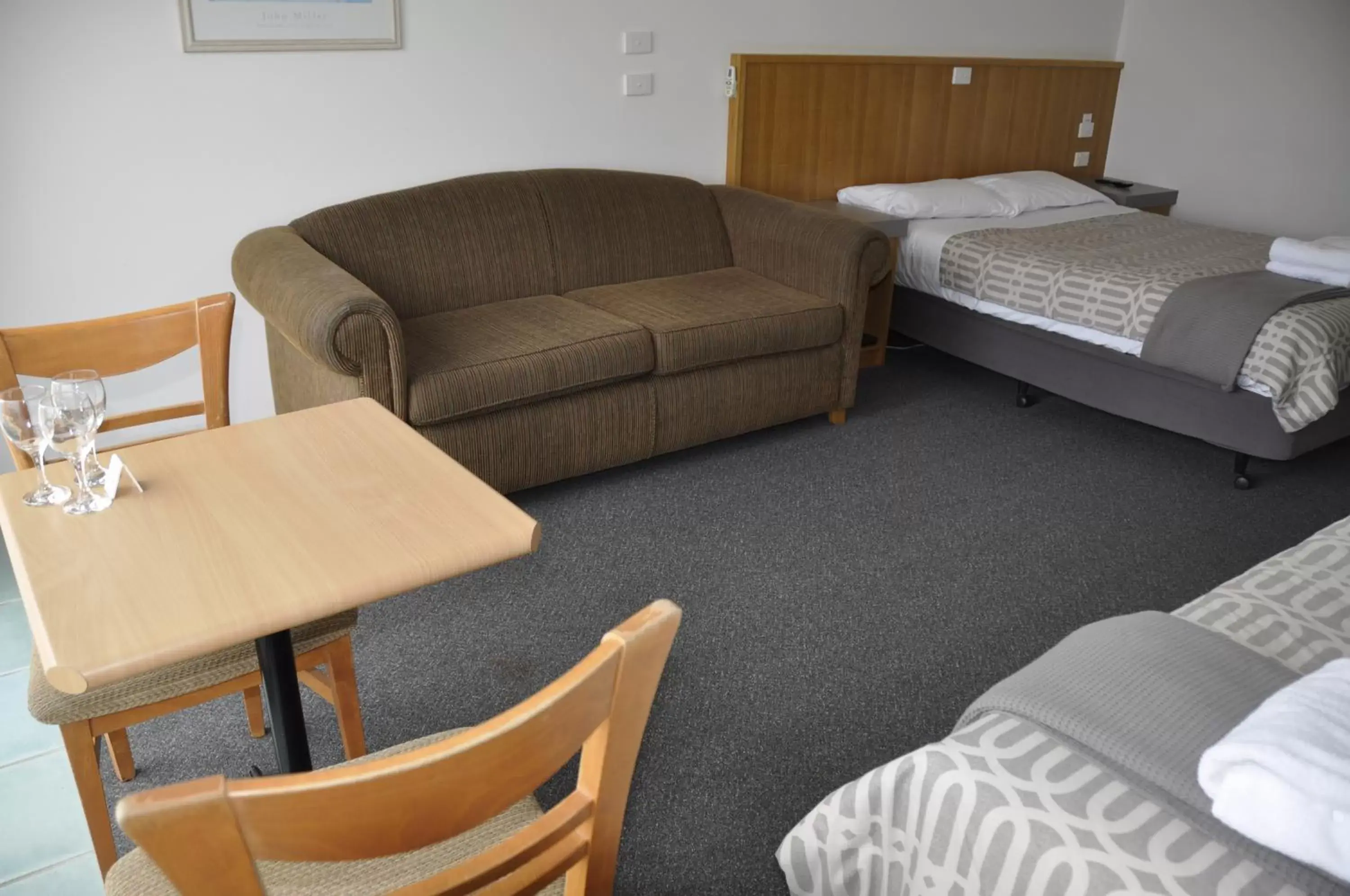 Twin Room with Ocean View - Ground Level in A Great Ocean View Motel Twin Room with Ocean View - Ground Level in A Great Ocean View Motel