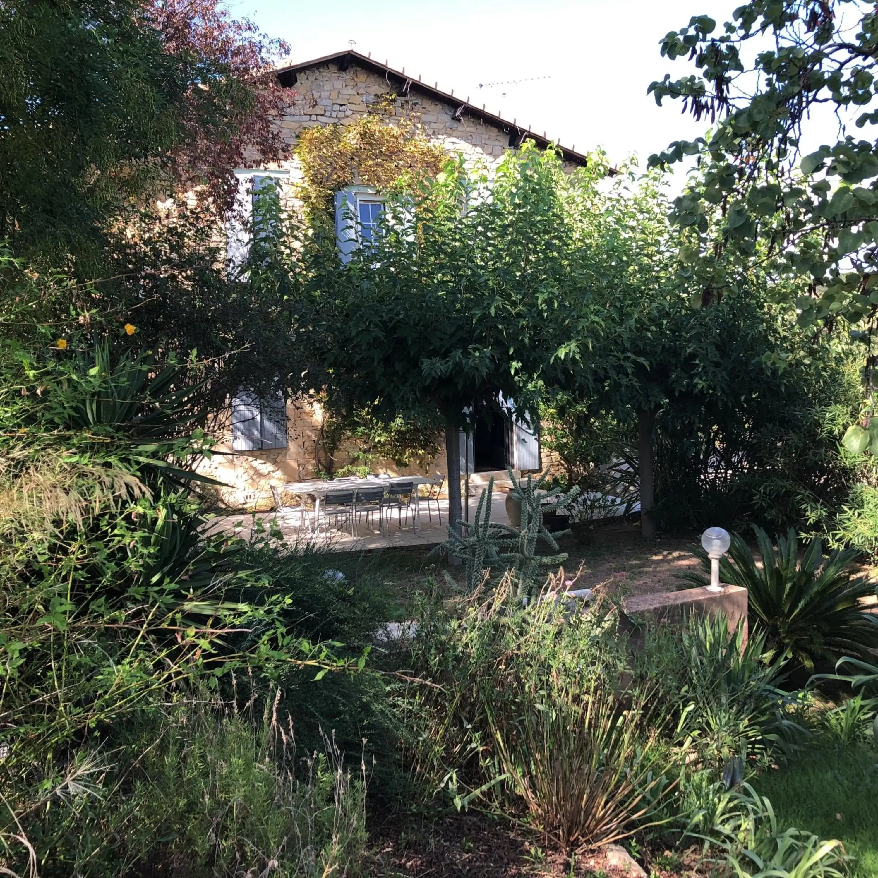 Patio, Garden in Le Mas des Oliviers Nîmes Patio, Garden in Le Mas des Oliviers Nîmes