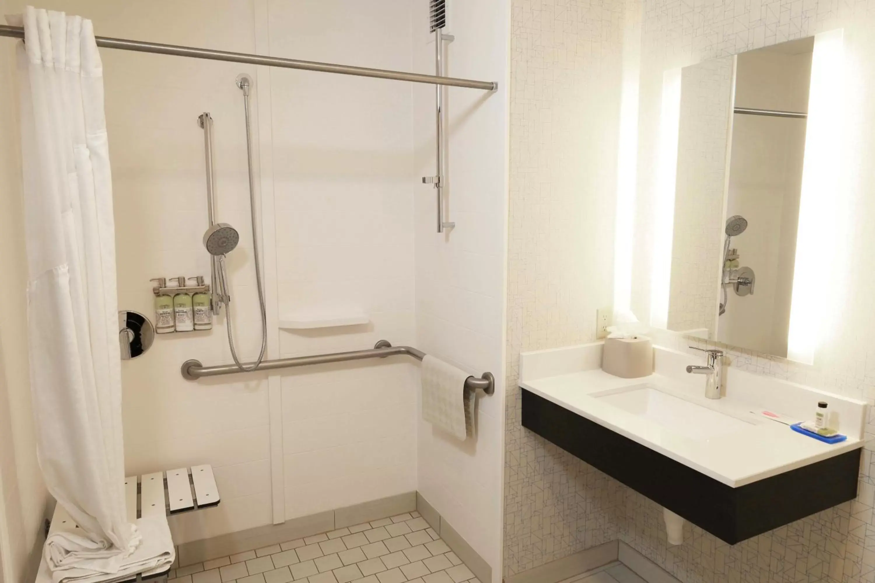 King Room - Hearing Accessible - Roll-in Shower in Holiday Inn Express Hotel & Suites Napa Valley-American Canyon, an IHG Hotel King Room - Hearing Accessible - Roll-in Shower in Holiday Inn Express Hotel & Suites Napa Valley-American Canyon, an IHG Hotel