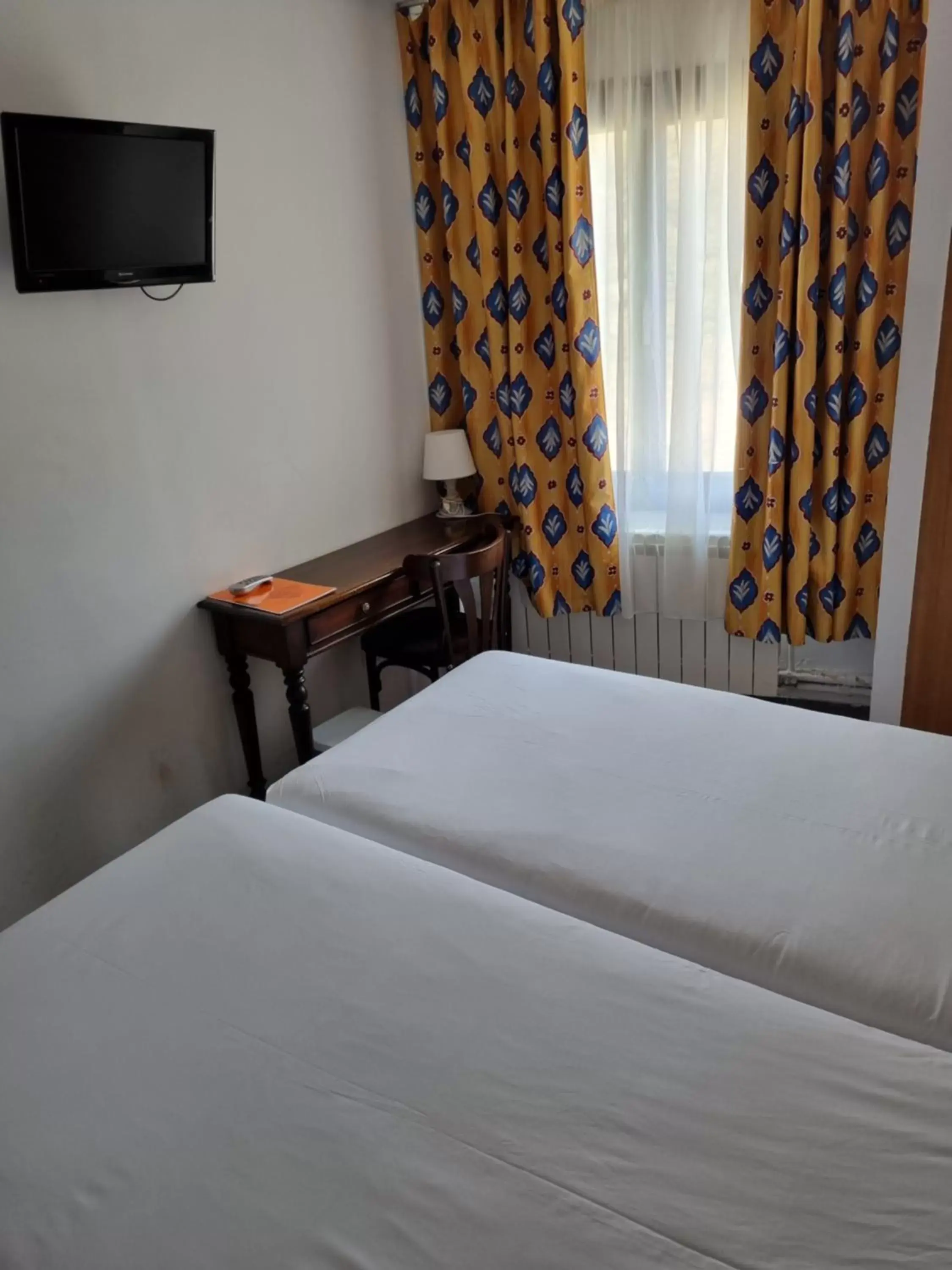 Twin Room in Hotel Cims Pas de La Casa Twin Room in Hotel Cims Pas de La Casa