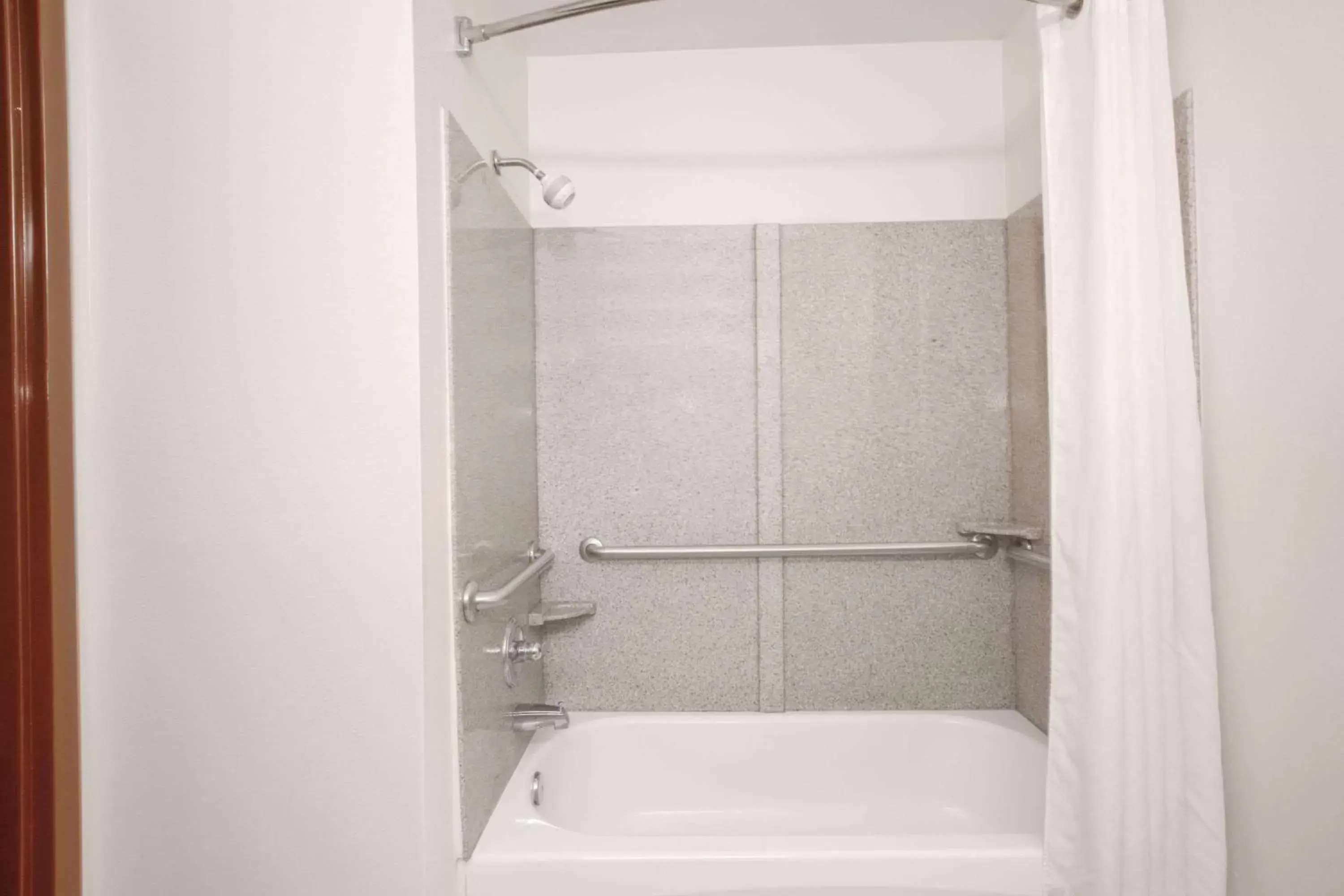 Queen Room with Two Queen Beds - Smoking in Econo Lodge Mt Hope - Beckley Queen Room with Two Queen Beds - Smoking in Econo Lodge Mt Hope - Beckley