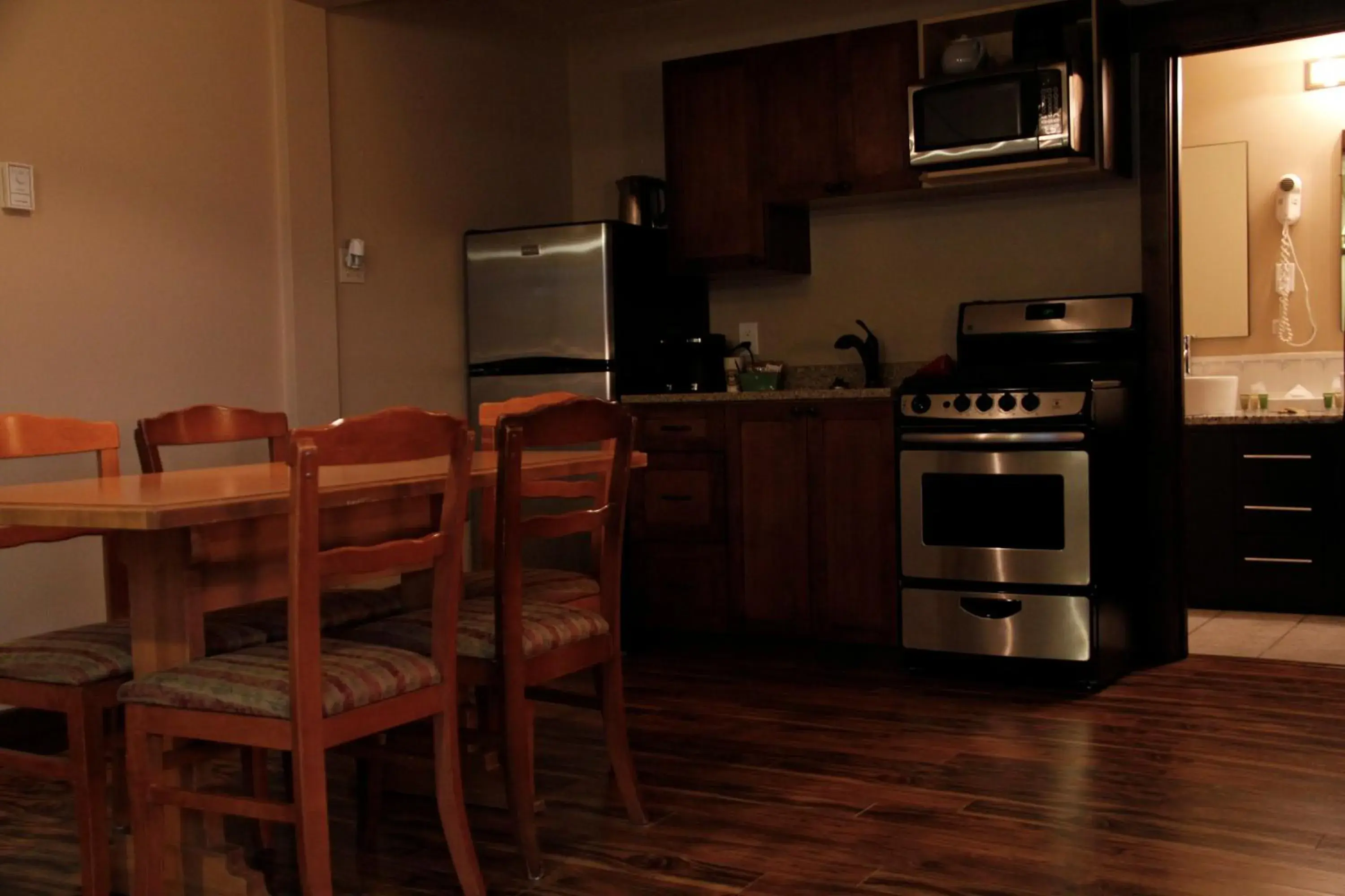 Cottage Suite with Three Queen Beds in Aspen Village Cottage Suite with Three Queen Beds in Aspen Village