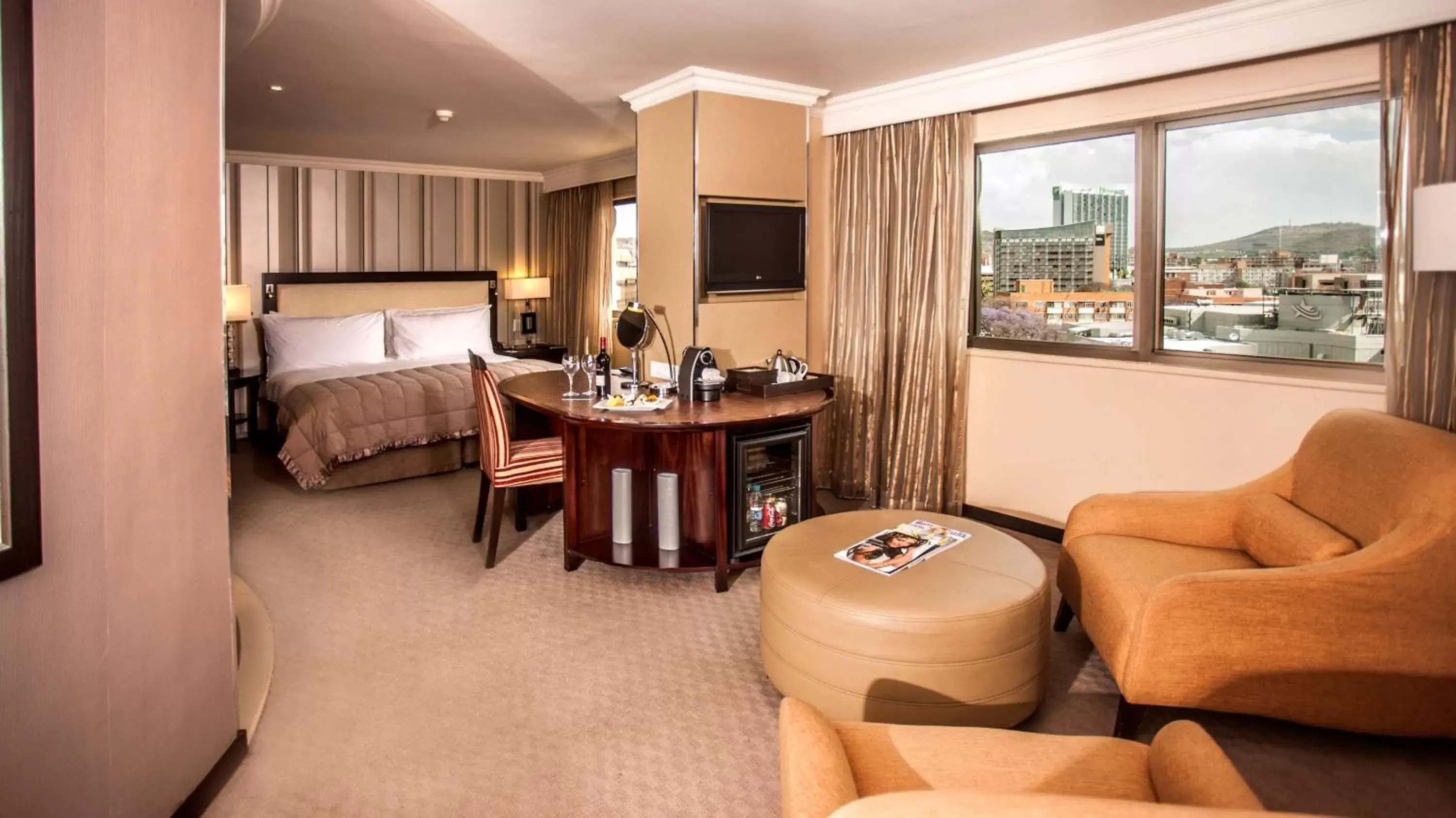 Executive Suite Non-Smoking in Southern Sun Pretoria Executive Suite Non-Smoking in Southern Sun Pretoria