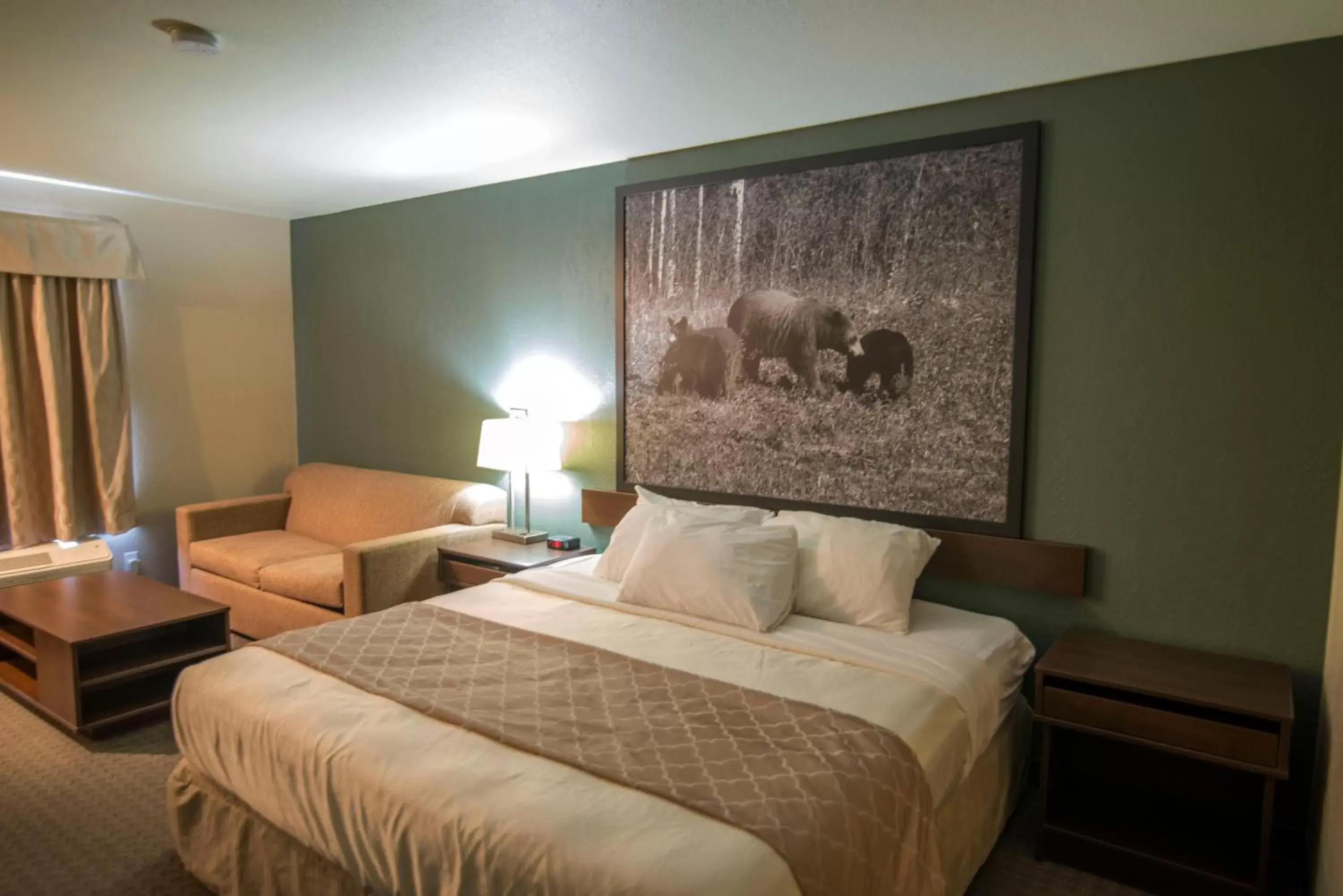 Business King Room - Non-Smoking in Super 8 by Wyndham Dauphin Business King Room - Non-Smoking in Super 8 by Wyndham Dauphin