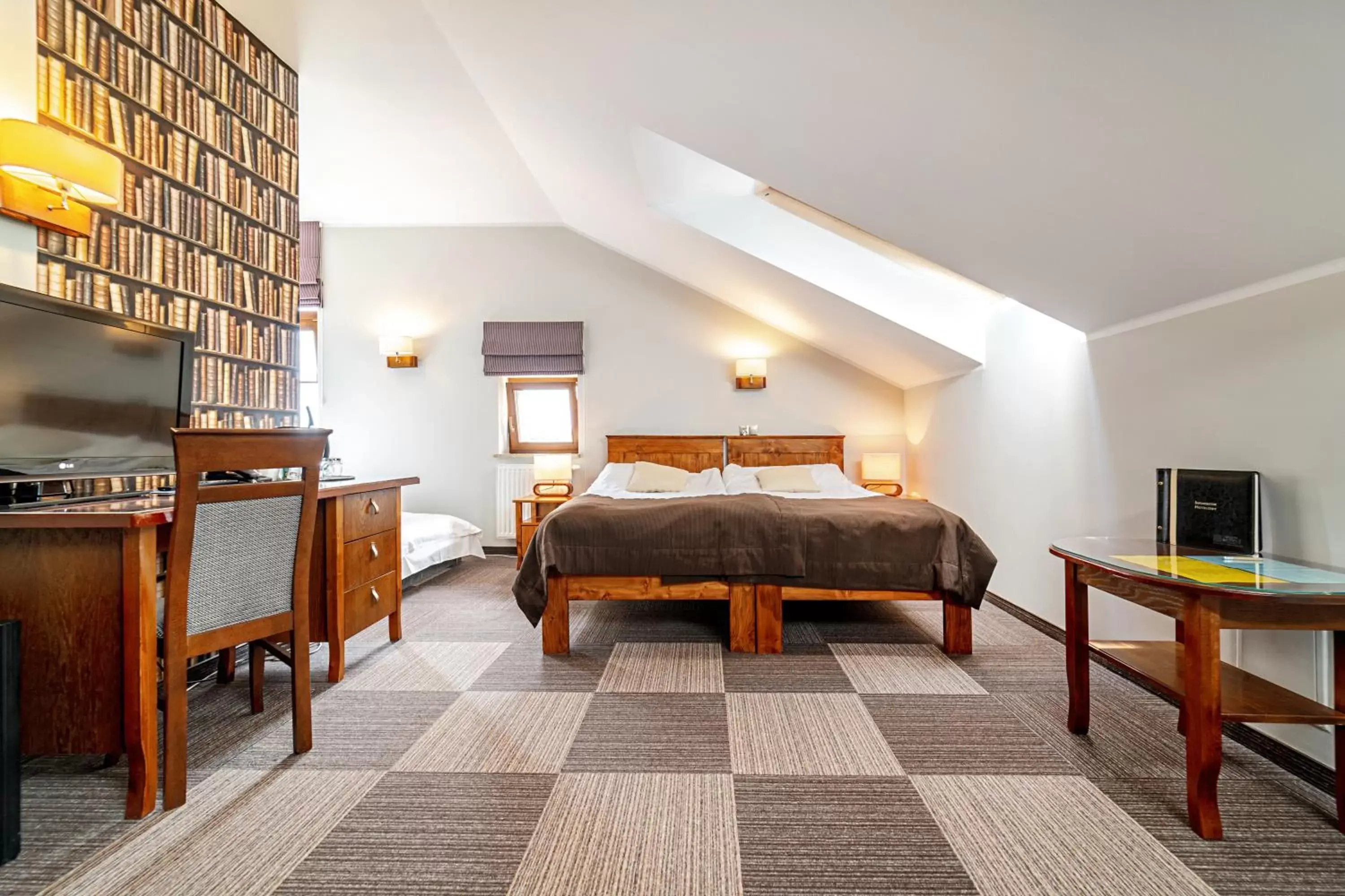 Standard Triple Room in Hotel Młyn Aqua Spa Biblioteka Standard Triple Room in Hotel Młyn Aqua Spa Biblioteka