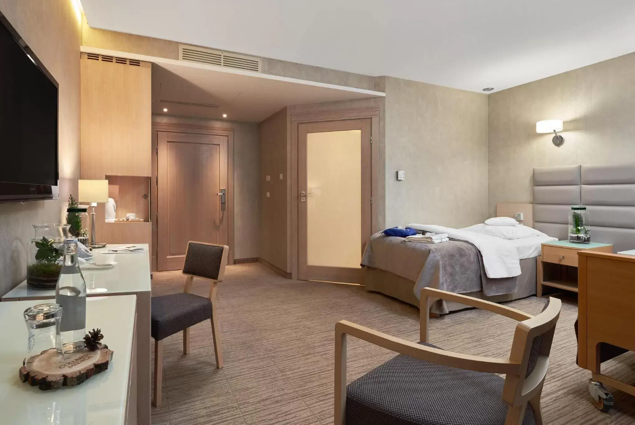 Twin Room - Disability Access in Columna Medica Twin Room - Disability Access in Columna Medica