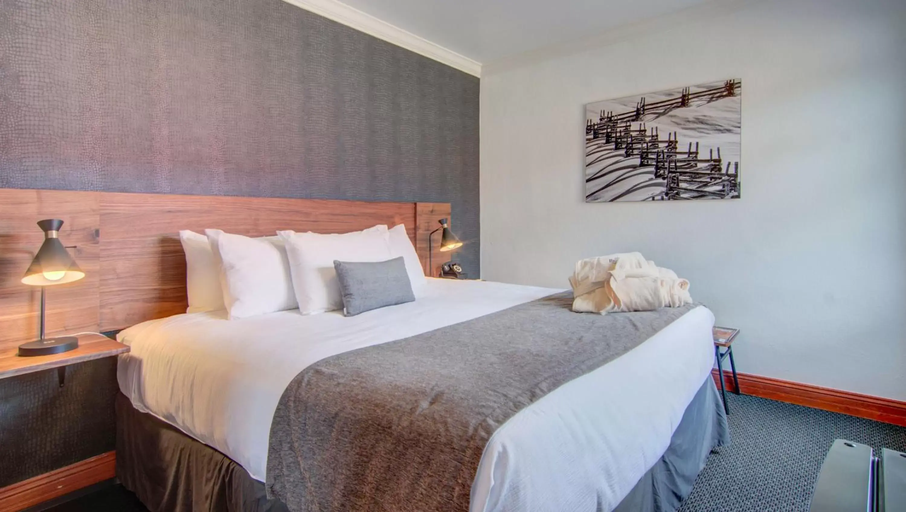 Superior King Room in The Bristol Hotel Superior King Room in The Bristol Hotel