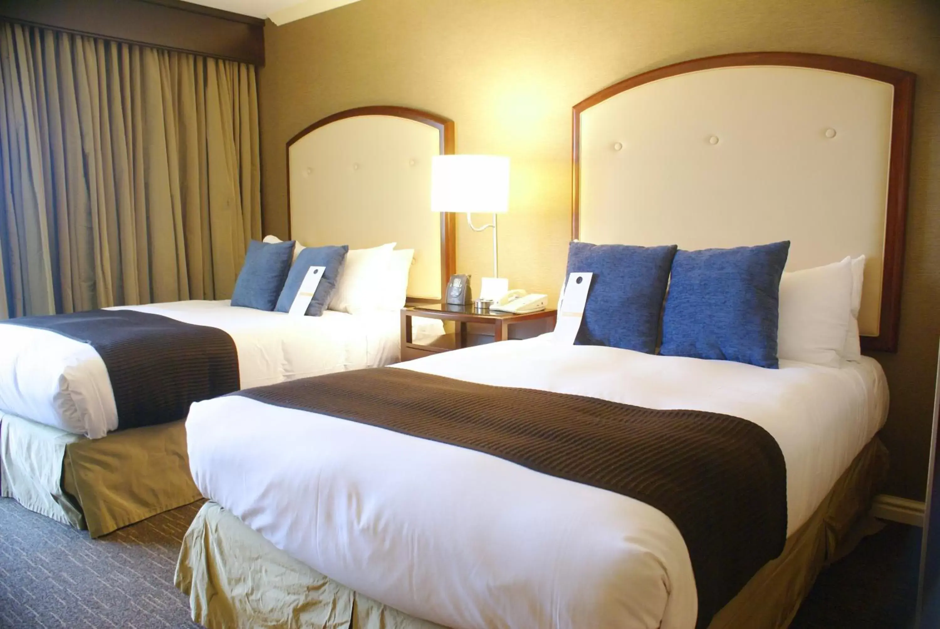 Deluxe Double Room with Two Double Beds - Non-Smoking in Wyndham Grand Pittsburgh Deluxe Double Room with Two Double Beds - Non-Smoking in Wyndham Grand Pittsburgh