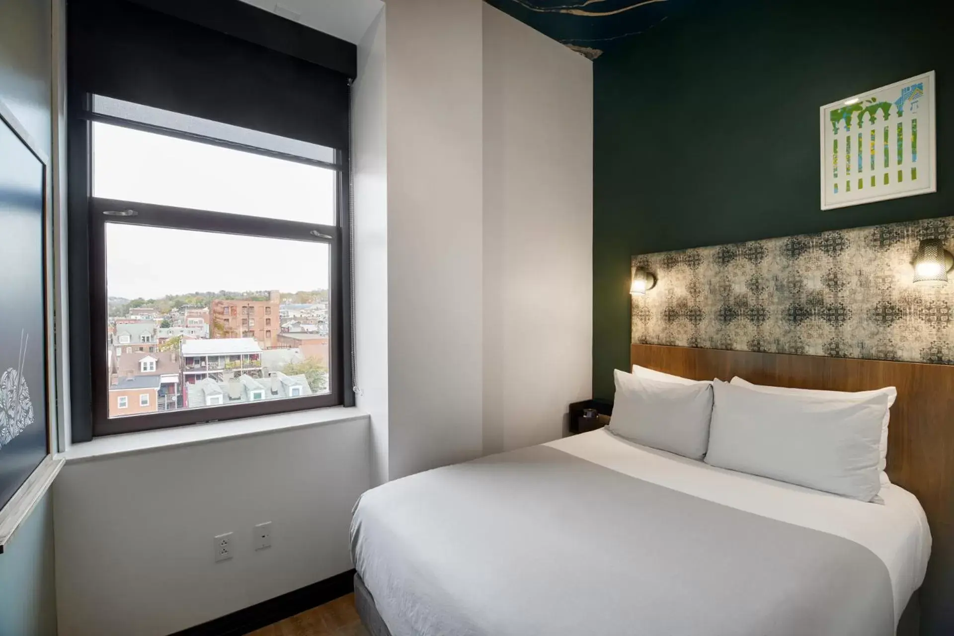 Micro Queen Room - Non-Smoking in TRYP by Wyndham Pittsburgh/Lawrenceville Micro Queen Room - Non-Smoking in TRYP by Wyndham Pittsburgh/Lawrenceville