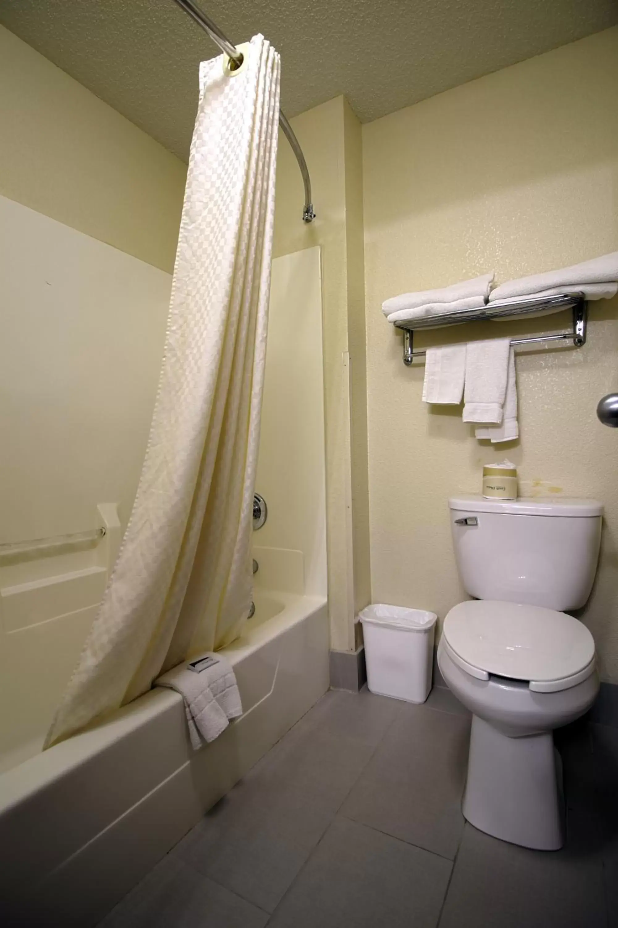 Queen Room with Two Queen Beds - Smoking in Geneva Motel Queen Room with Two Queen Beds - Smoking in Geneva Motel