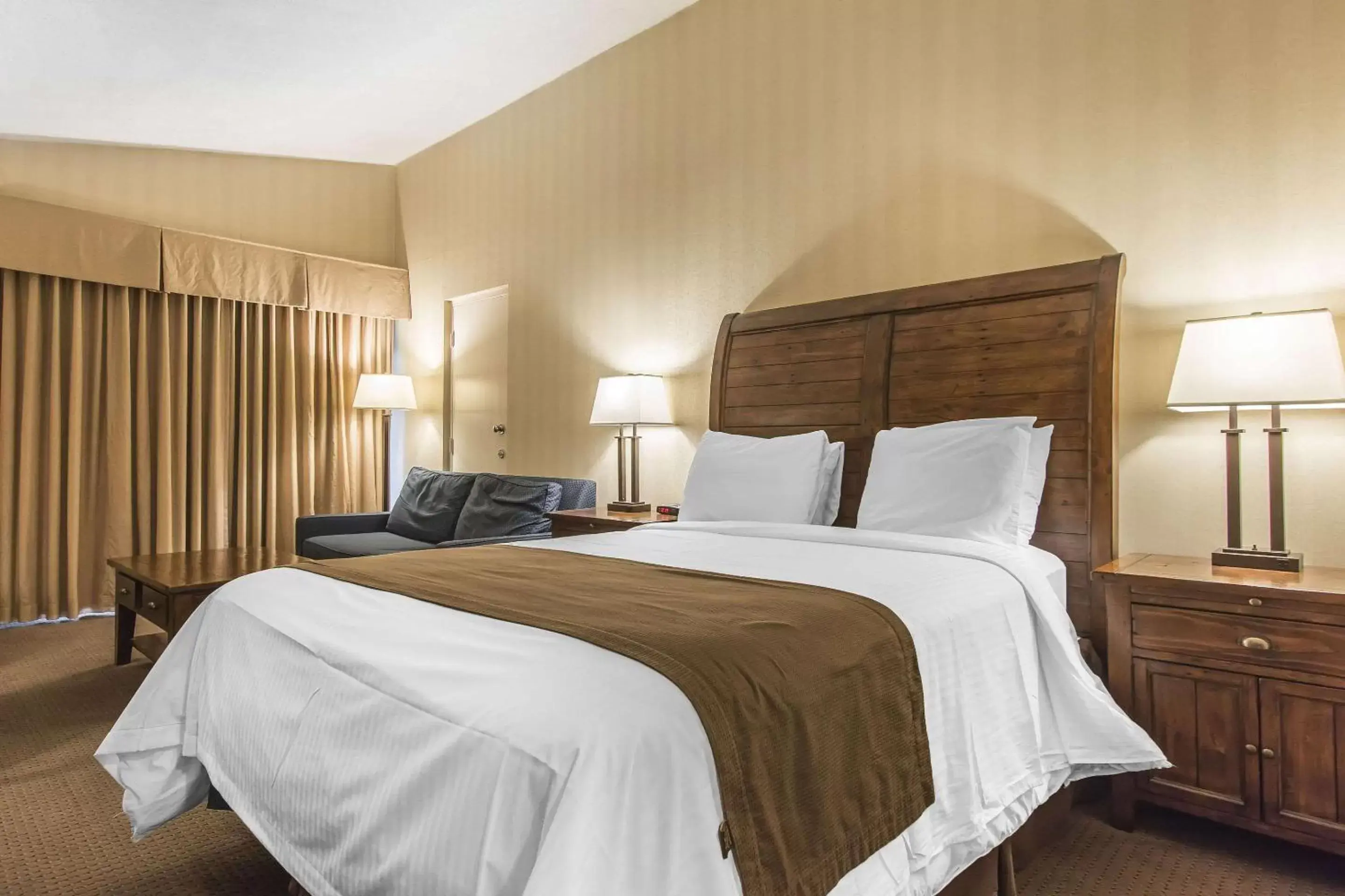 Queen Room - Non-Smoking in Hidden Valley Resort, an Ascend Collection Resort Queen Room - Non-Smoking in Hidden Valley Resort, an Ascend Collection Resort