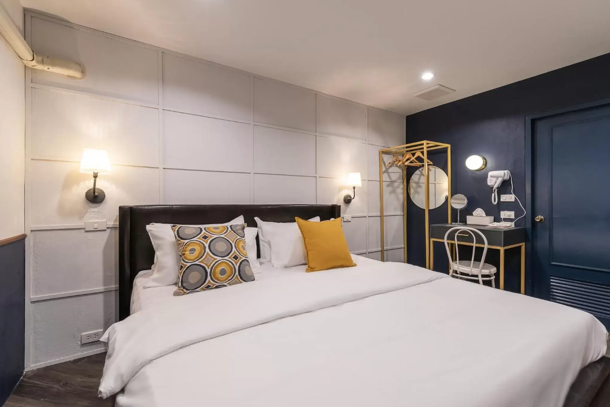 Standard King Room in The Mellow Pillow Hotel @ Chiang Mai Gate Standard King Room in The Mellow Pillow Hotel @ Chiang Mai Gate