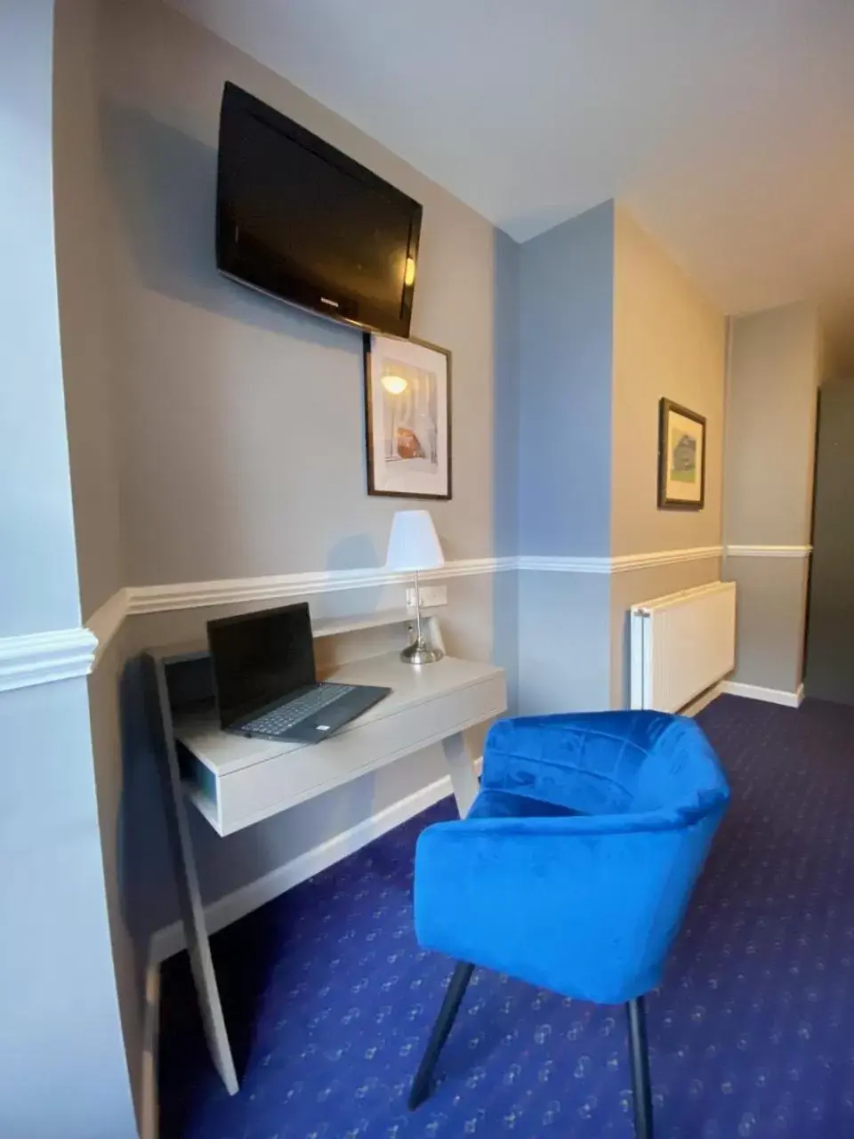 Deluxe Single Room in Queens Hotel Deluxe Single Room in Queens Hotel