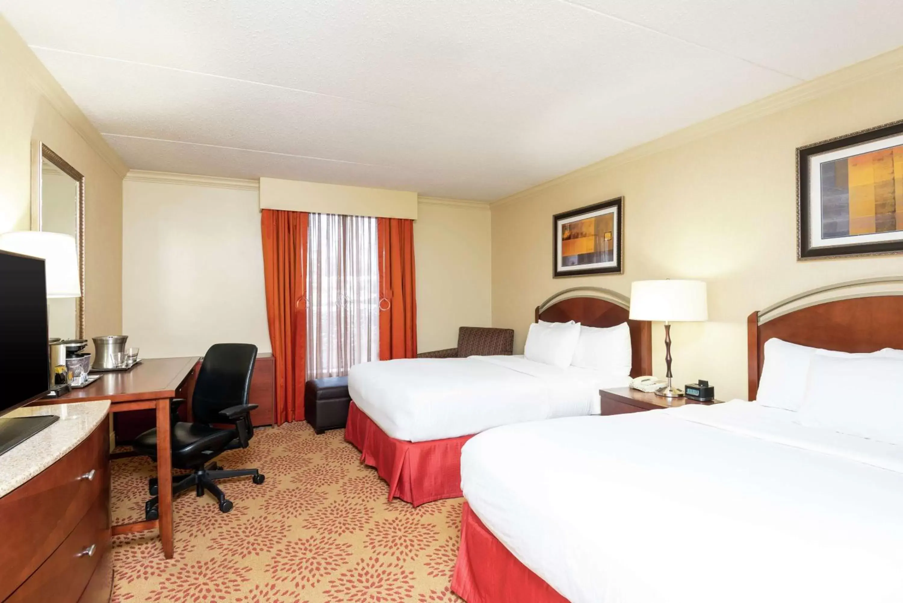 Double Room - Disability Access in DoubleTree by Hilton Hotel Grand Rapids Airport Double Room - Disability Access in DoubleTree by Hilton Hotel Grand Rapids Airport