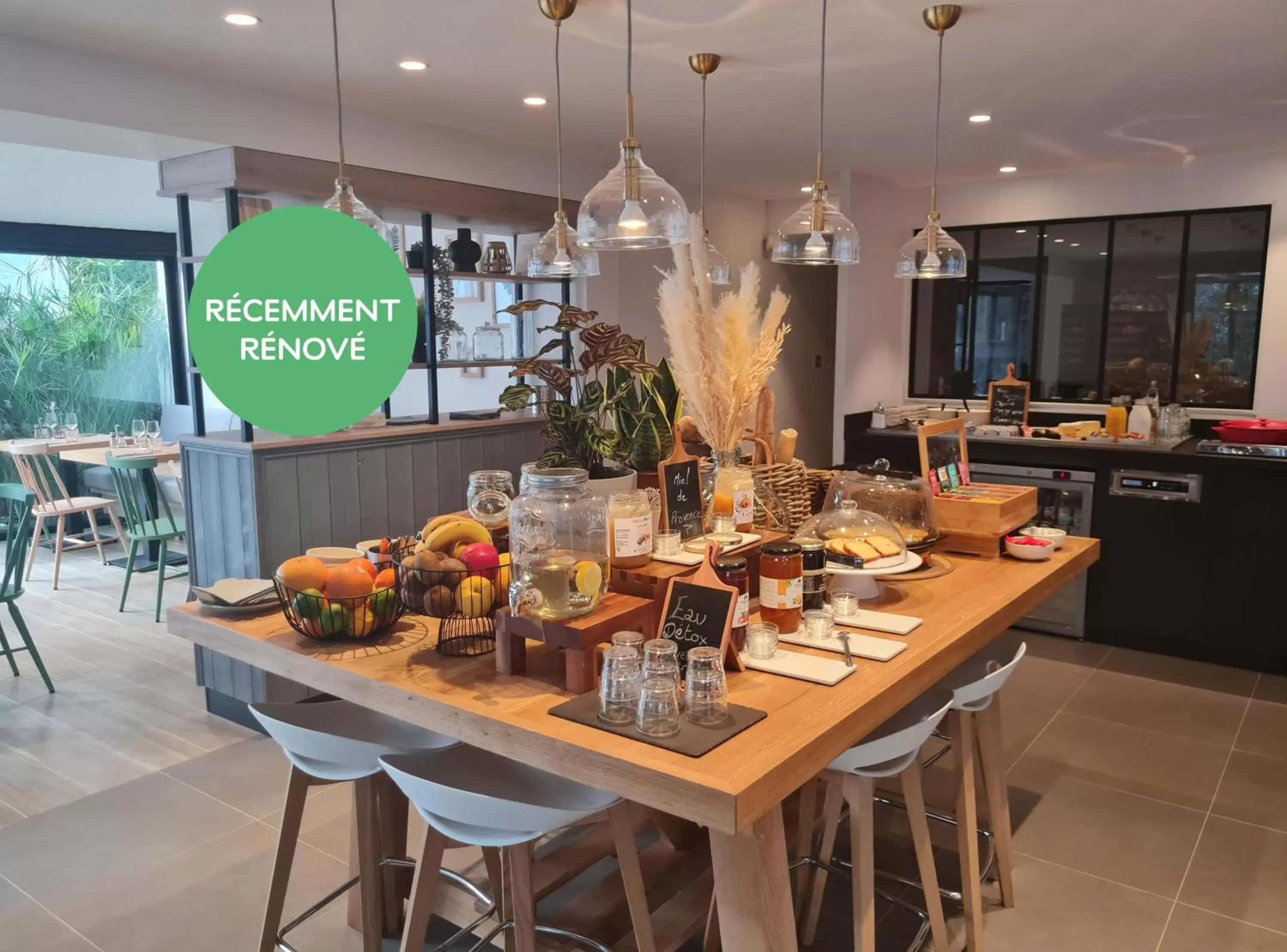 Campanile Orange Centre sortie 21 sur A7 A9 Campanile Orange Centre sortie 21 sur A7 A9