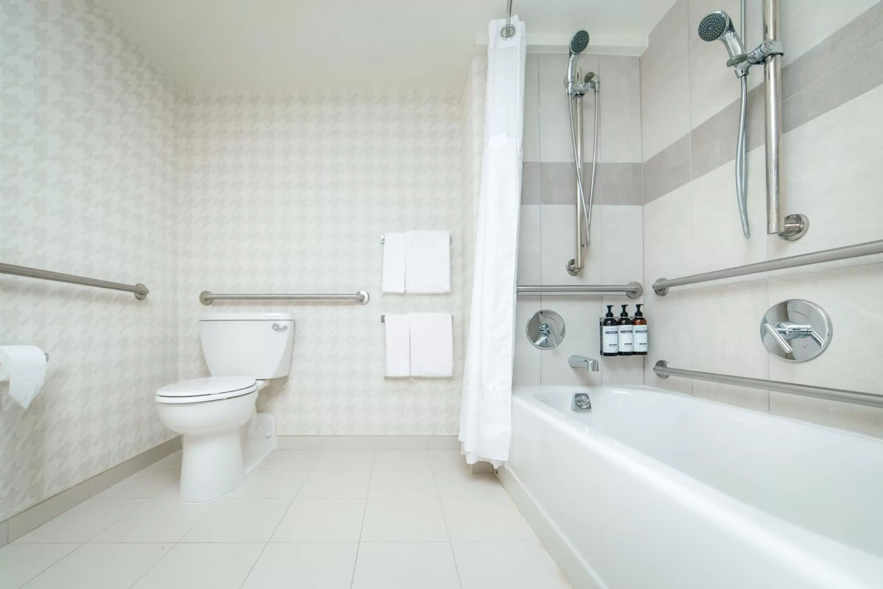 King Room with Accessible Tub - Disability Access in Hyatt Regency Boston/Cambridge King Room with Accessible Tub - Disability Access in Hyatt Regency Boston/Cambridge