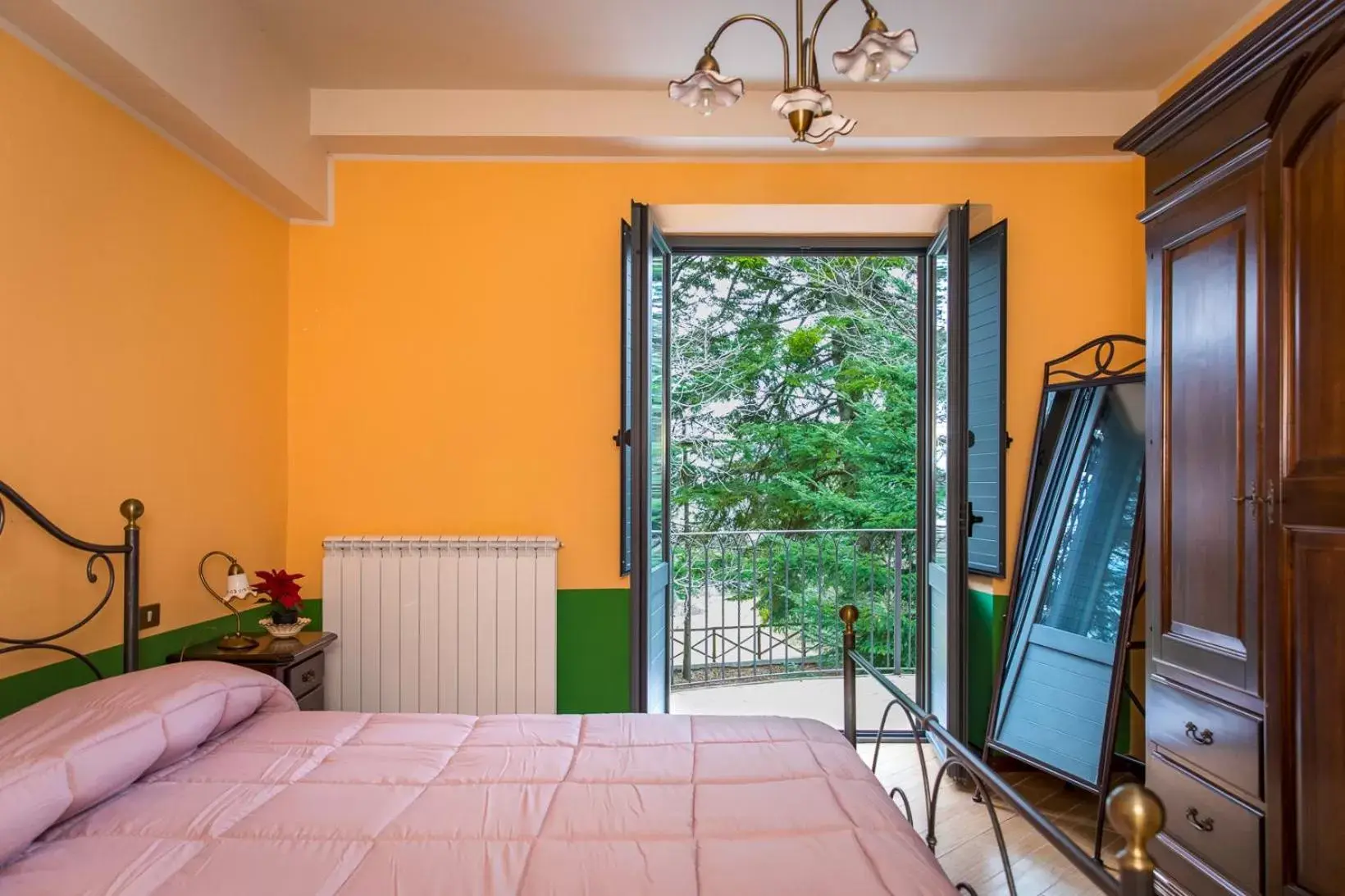 Double Room with Private Bathroom in b&b Casa Alegría Double Room with Private Bathroom in b&b Casa Alegría