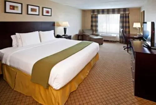 King Room with Roll in Shower - Hearing Accessible/Non-Smoking in Holiday Inn Express Hotel & Suites Anderson, an IHG Hotel King Room with Roll in Shower - Hearing Accessible/Non-Smoking in Holiday Inn Express Hotel & Suites Anderson, an IHG Hotel