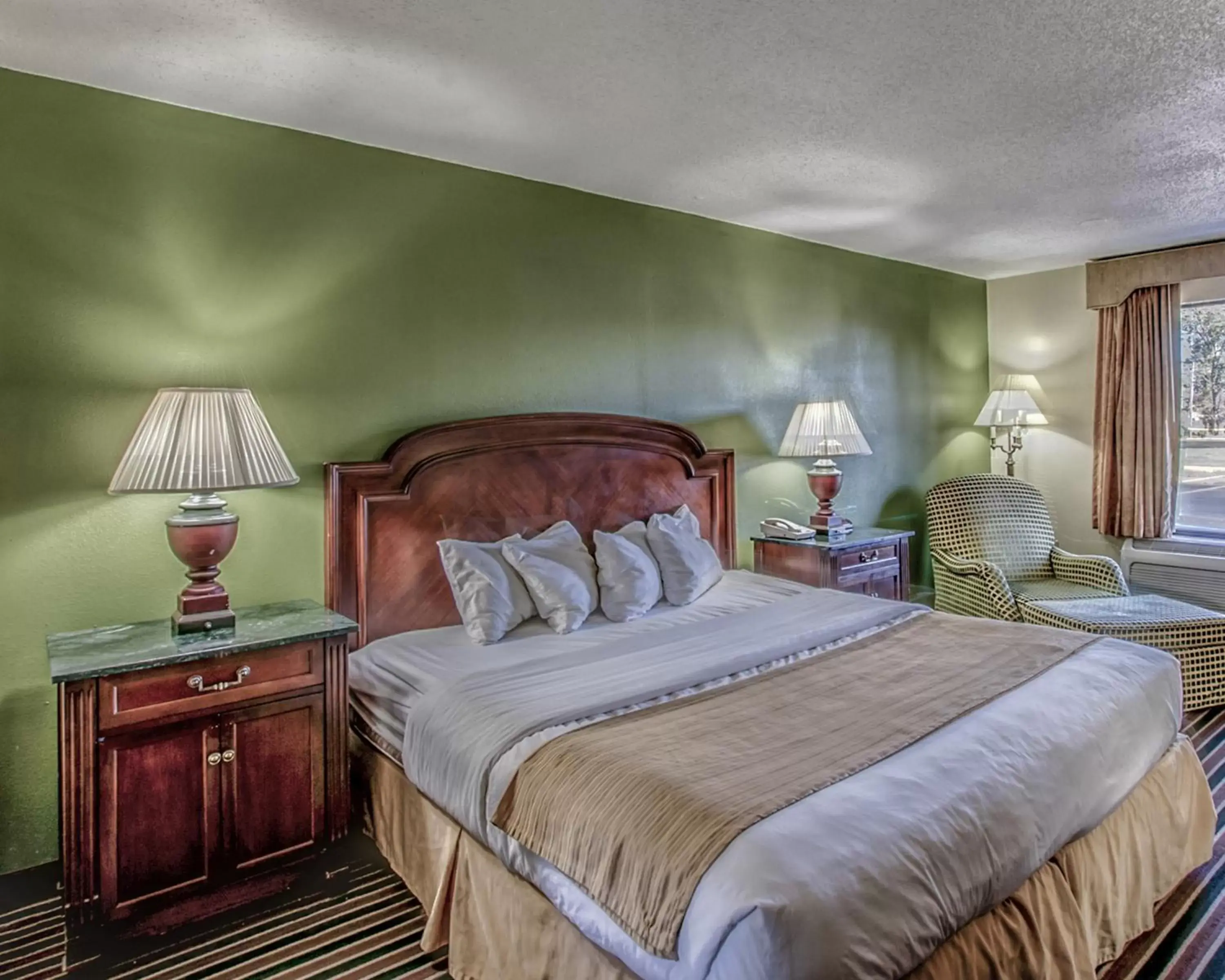 King Room - Smoking in Quality Inn Kings Mountain King Room - Smoking in Quality Inn Kings Mountain