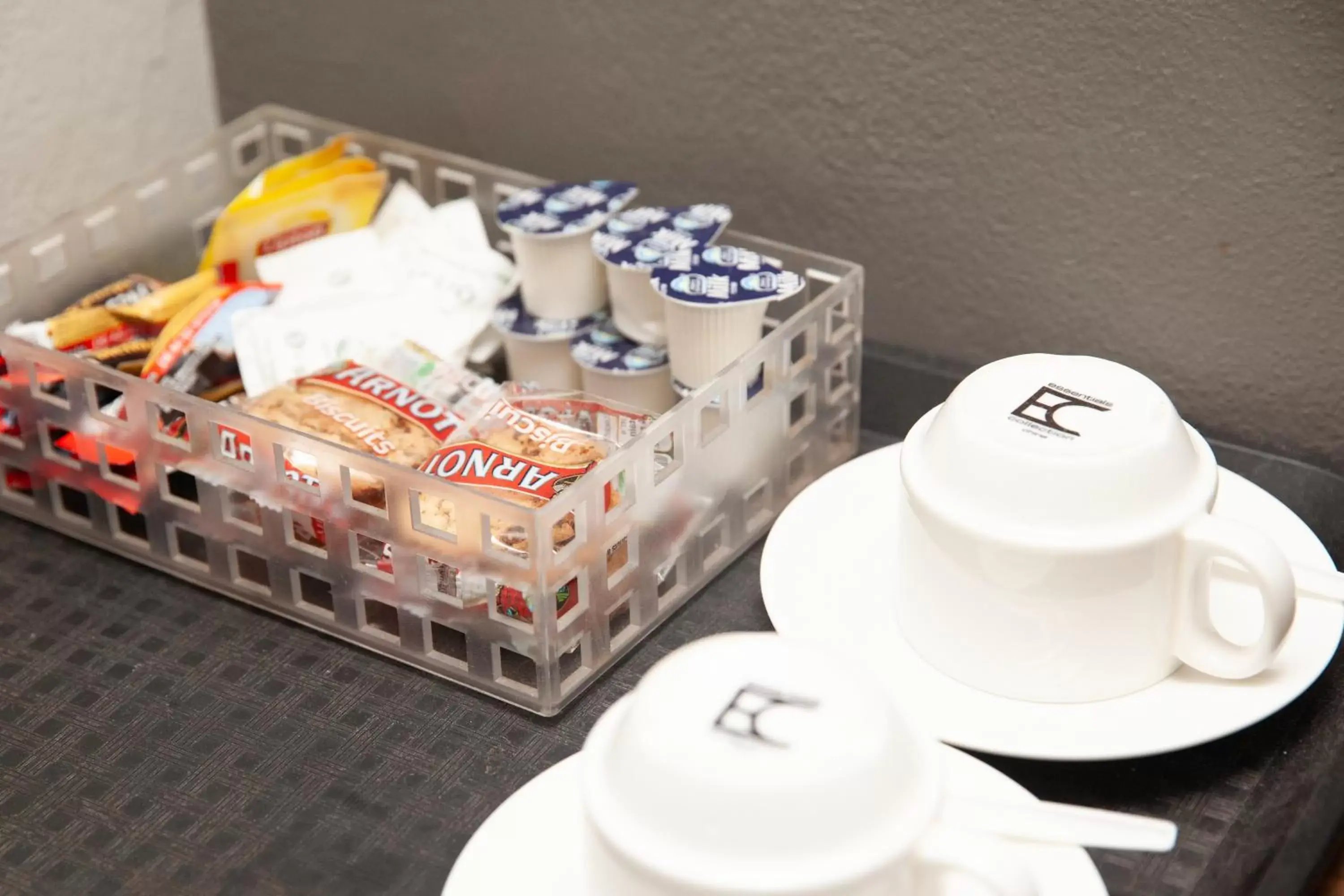 Single Room with Shared Bathroom in Royal Hotel Singleton Single Room with Shared Bathroom in Royal Hotel Singleton