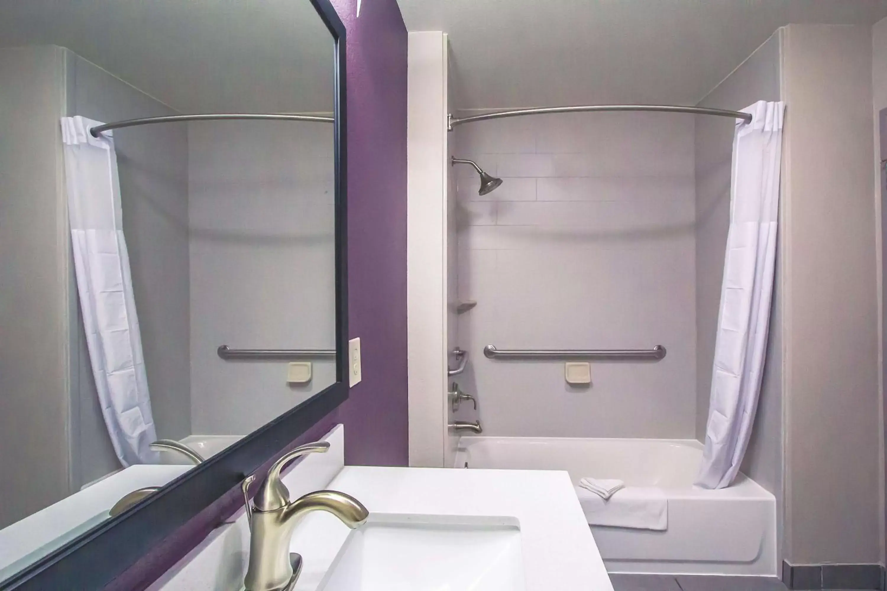 King Room - Mobility Access/Non-Smoking in La Quinta by Wyndham Pampa King Room - Mobility Access/Non-Smoking in La Quinta by Wyndham Pampa