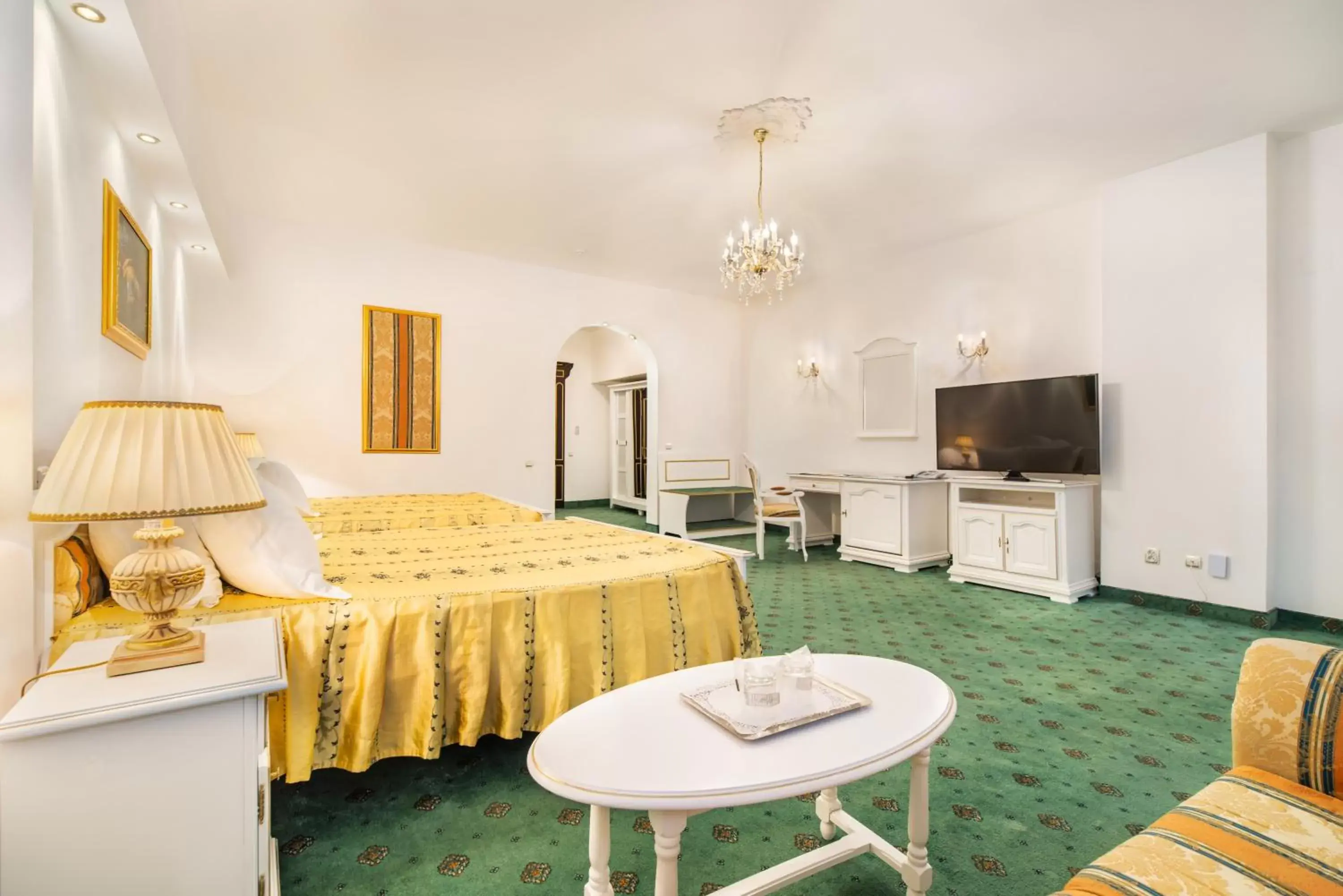Deluxe Double Room with Two King Beds and Balcony - single occupancy in Aurelius Imparatul Romanilor Hotel & SPA Deluxe Double Room with Two King Beds and Balcony - single occupancy in Aurelius Imparatul Romanilor Hotel & SPA