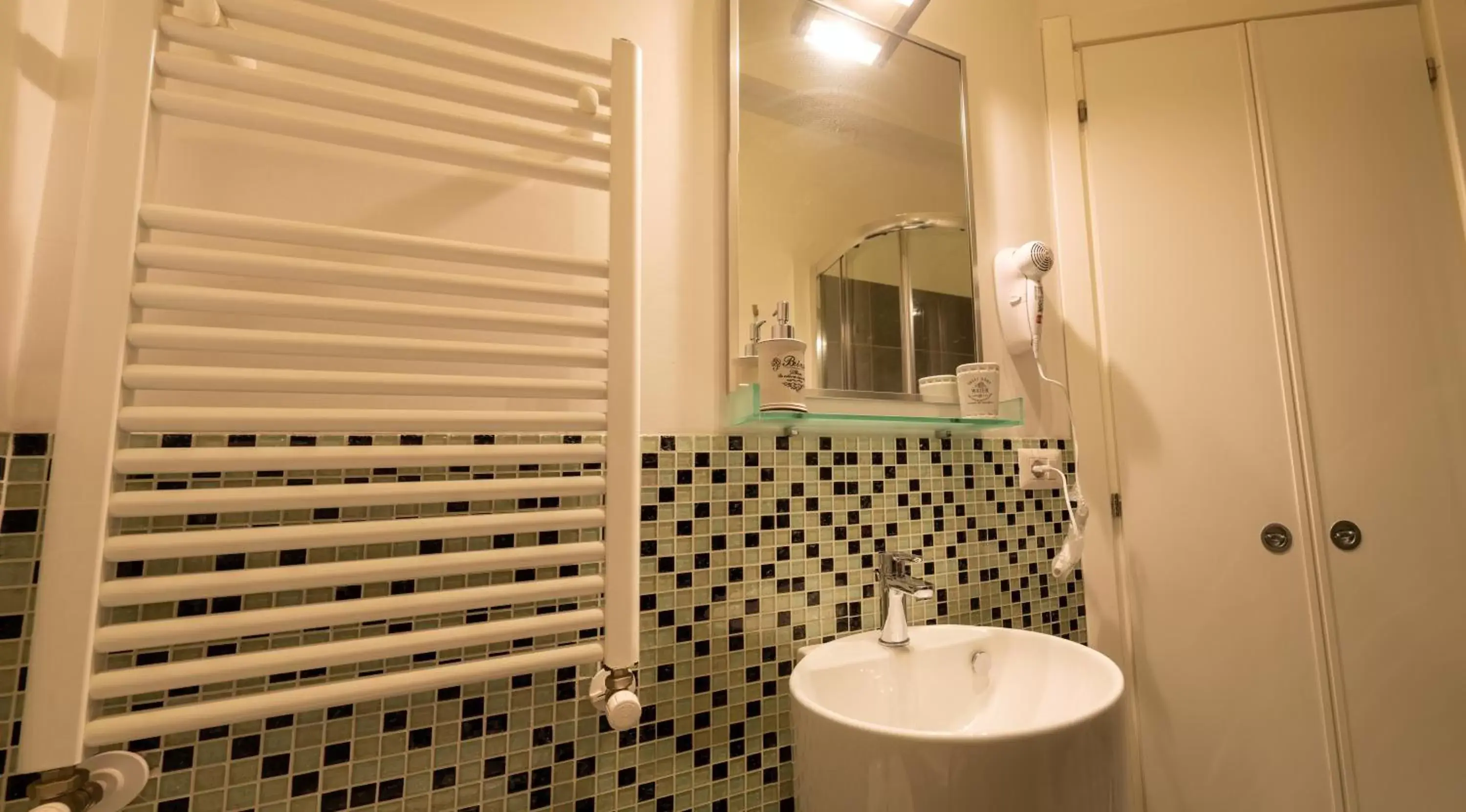 Double Room with Private Bathroom in Cento Passi dal Vaticano Double Room with Private Bathroom in Cento Passi dal Vaticano