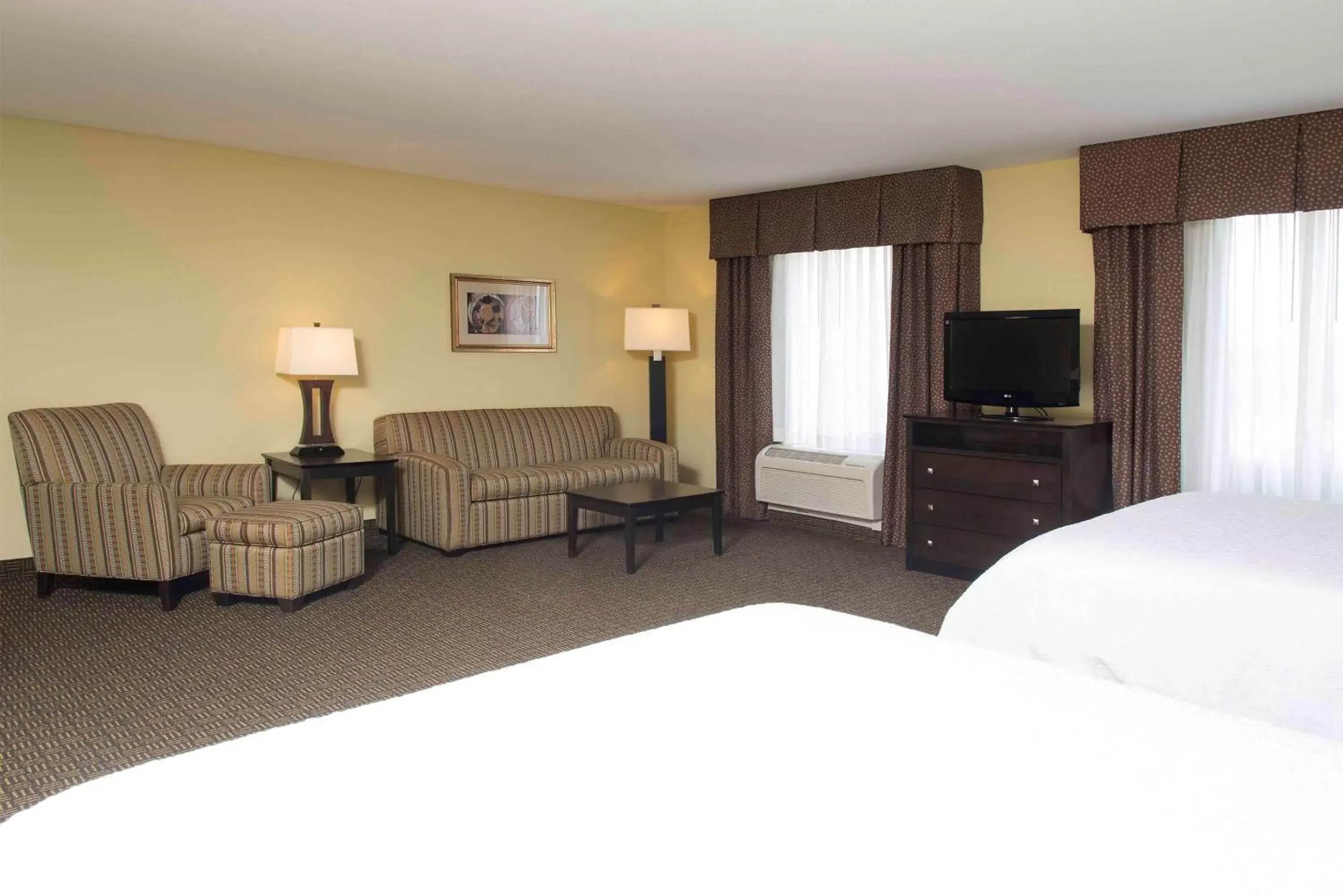 One-Bedroom Queen Suite with Two Queen Beds - Non-Smoking in Hampton Inn & Suites Danville One-Bedroom Queen Suite with Two Queen Beds - Non-Smoking in Hampton Inn & Suites Danville