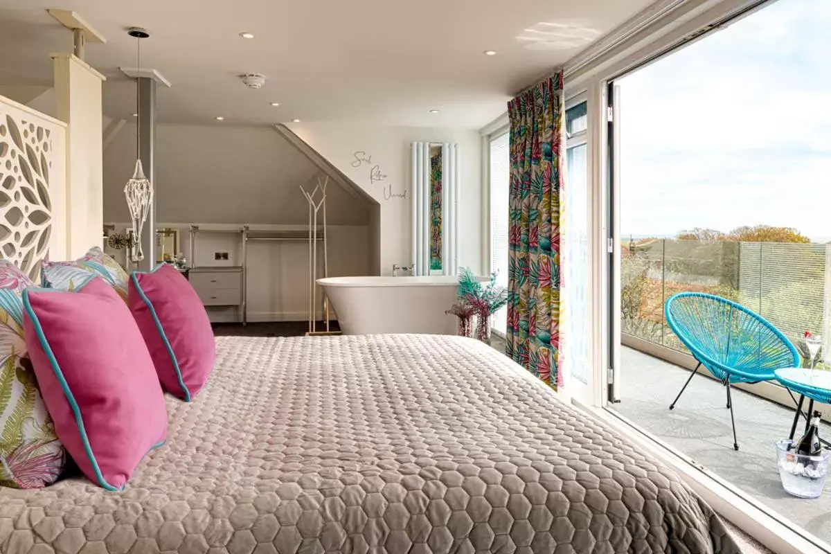 King Suite with Balcony in Park Manor Hotel King Suite with Balcony in Park Manor Hotel