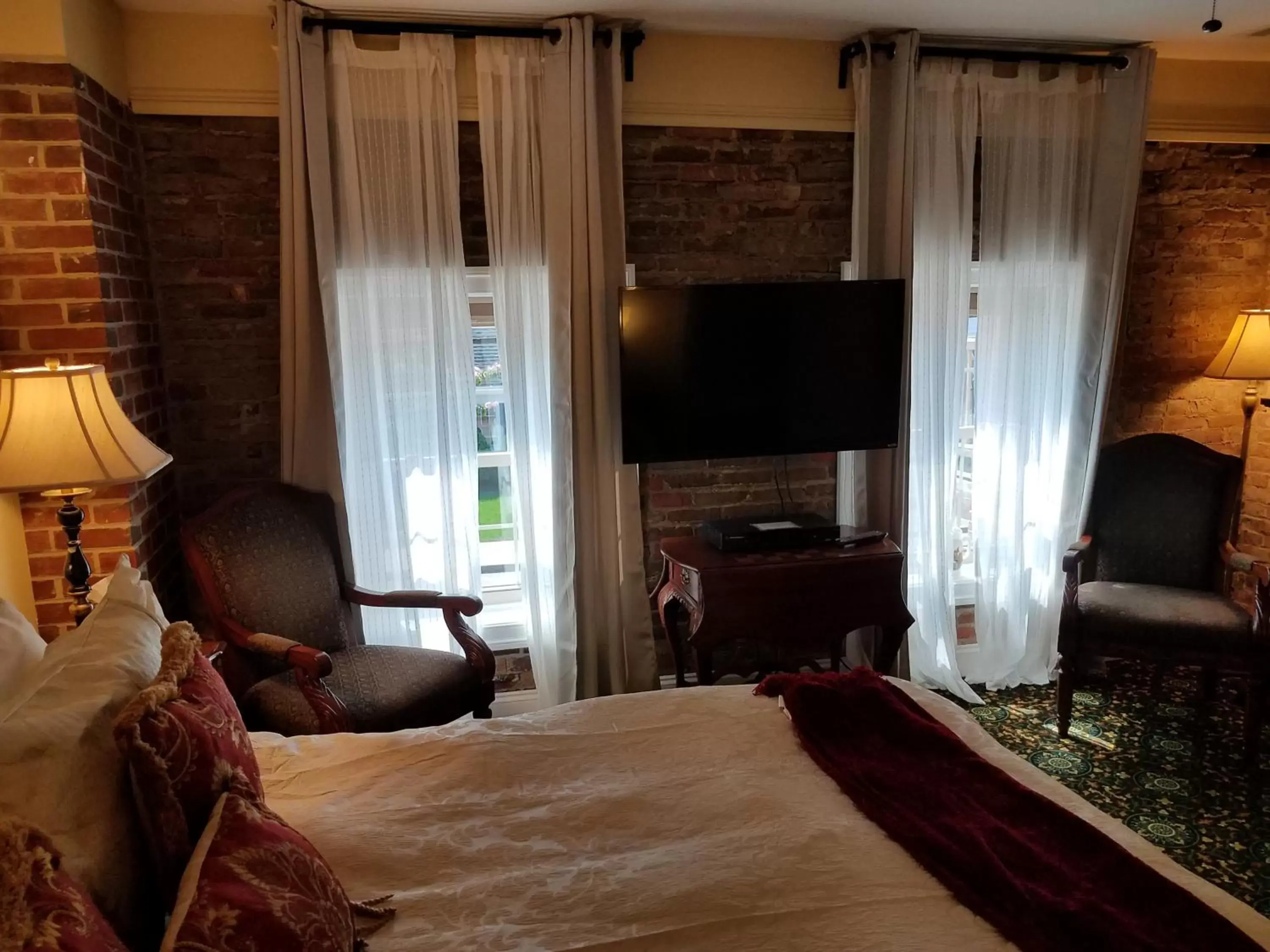 King Room in Old Brick Inn King Room in Old Brick Inn