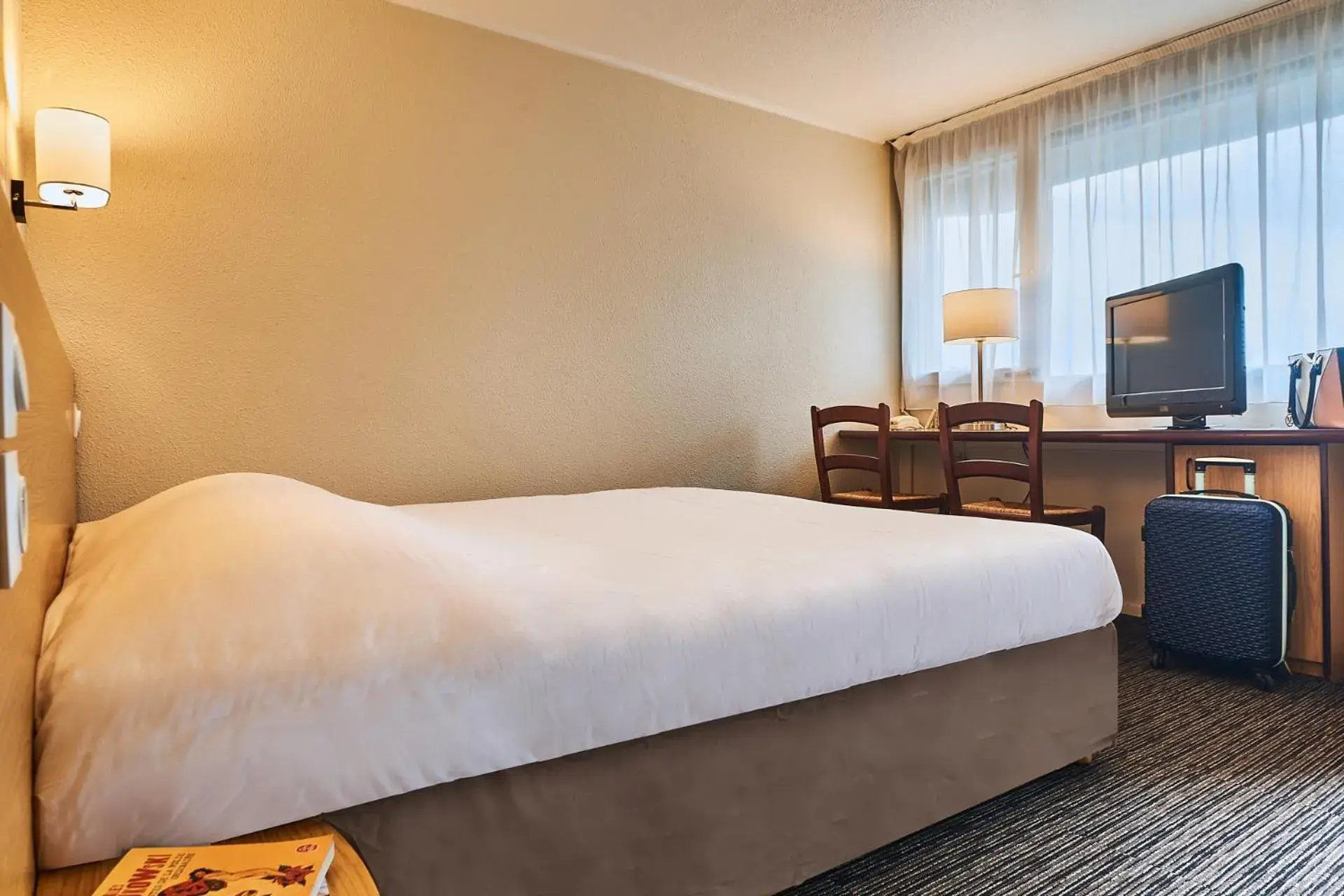 Double Room in Campanile Soissons Double Room in Campanile Soissons