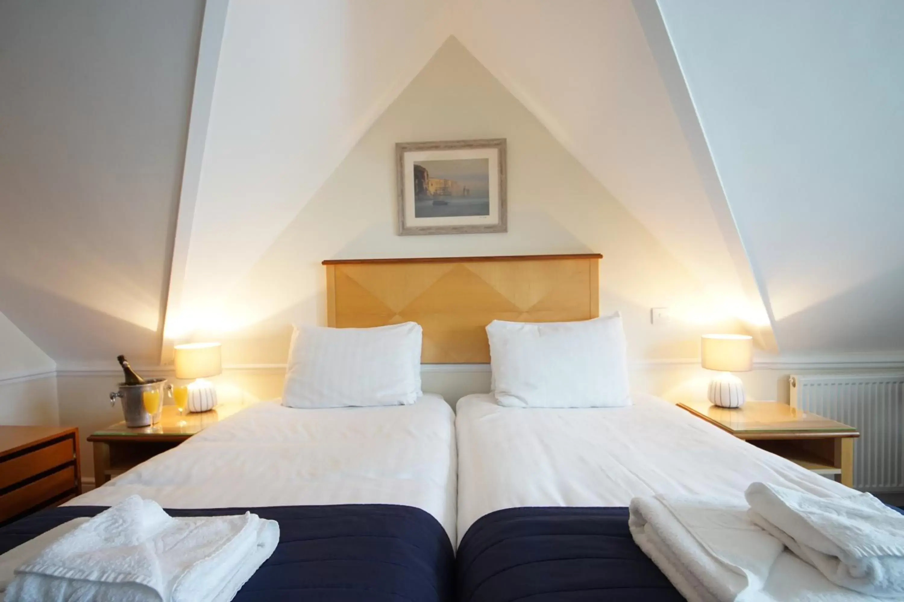 Twin Room (Inland View) in Grand Hotel Swanage Twin Room (Inland View) in Grand Hotel Swanage