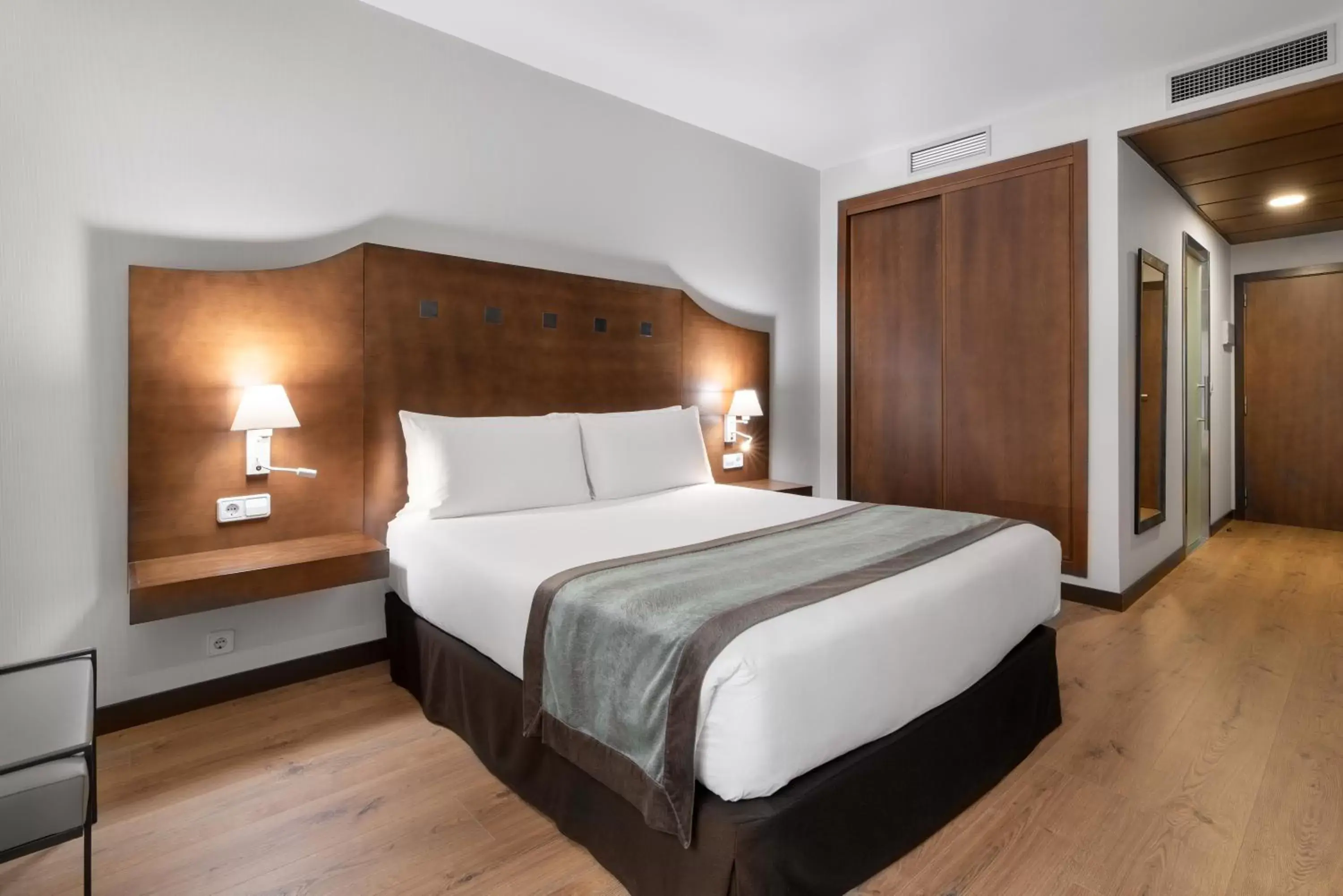 Double Room in Exe Agora Cáceres Double Room in Exe Agora Cáceres