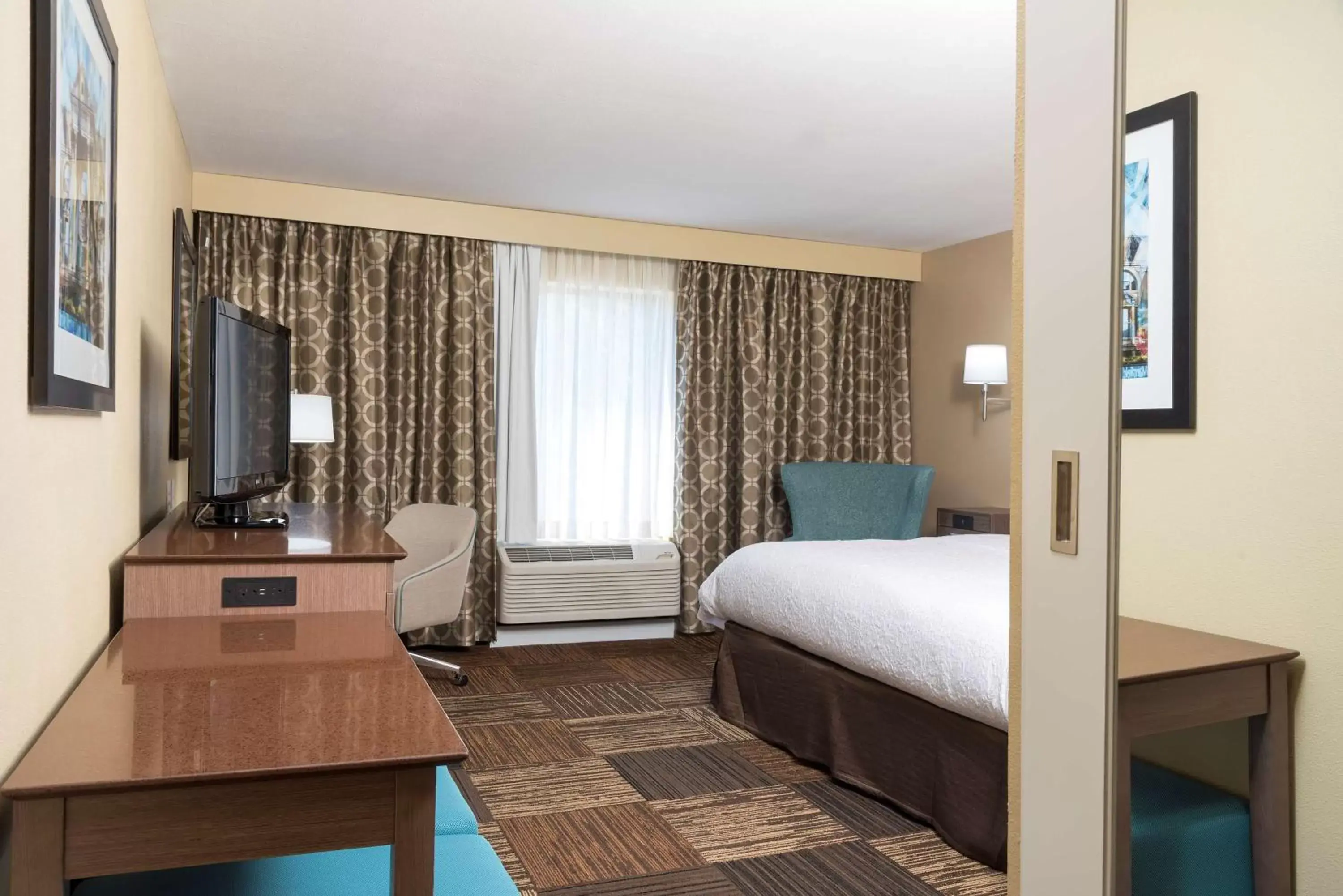 King Room with King Bed - Non-Smoking in Hampton Inn & Suites Mansfield South @ I 71 King Room with King Bed - Non-Smoking in Hampton Inn & Suites Mansfield South @ I 71