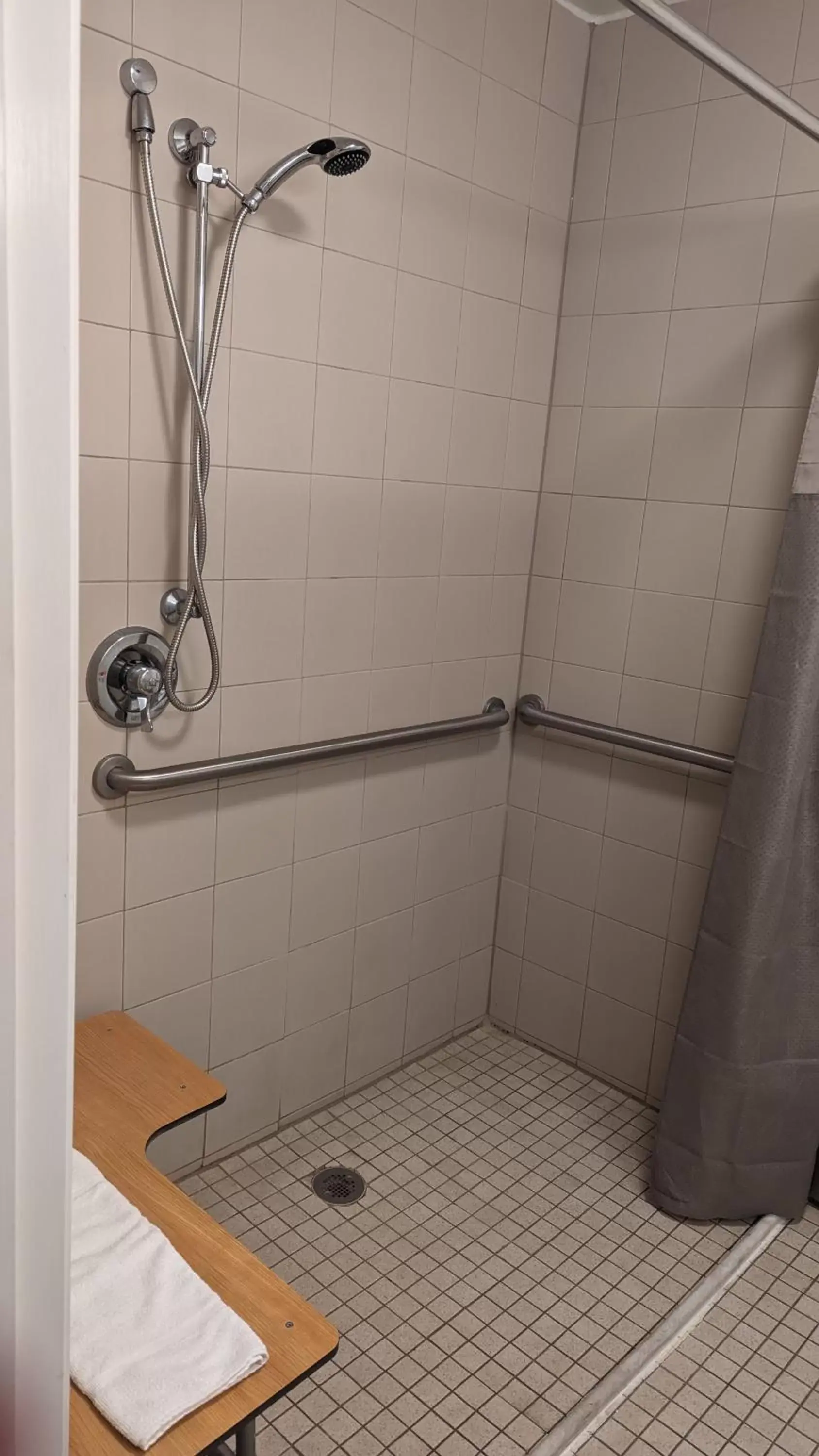 Deluxe Single Room - single occupancy in Hilltop Hotel Deluxe Single Room - single occupancy in Hilltop Hotel