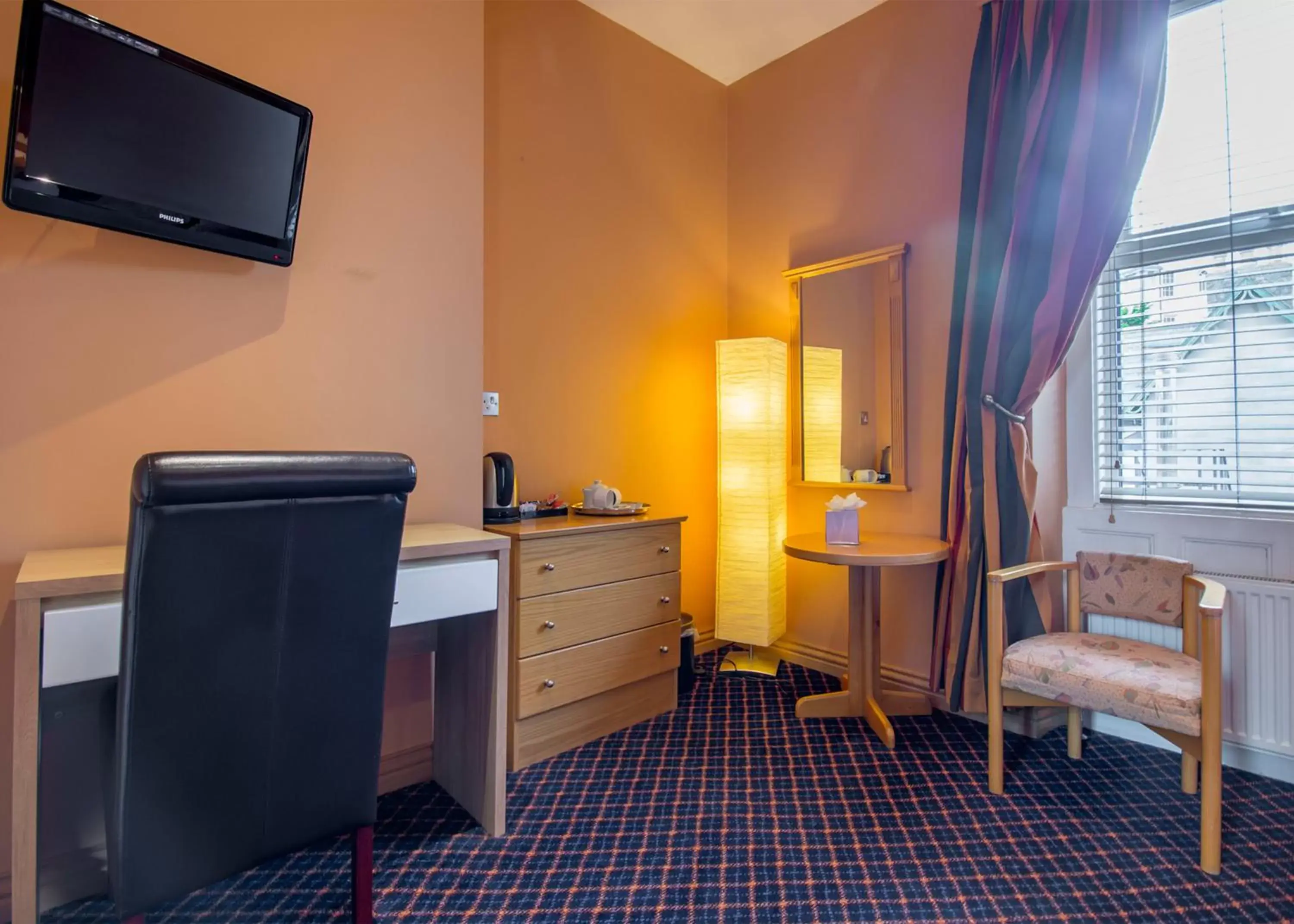 Family Room (2 Adults + 2 Children) with Balcony and Sea View in Smiths Hotel Family Room (2 Adults + 2 Children) with Balcony and Sea View in Smiths Hotel