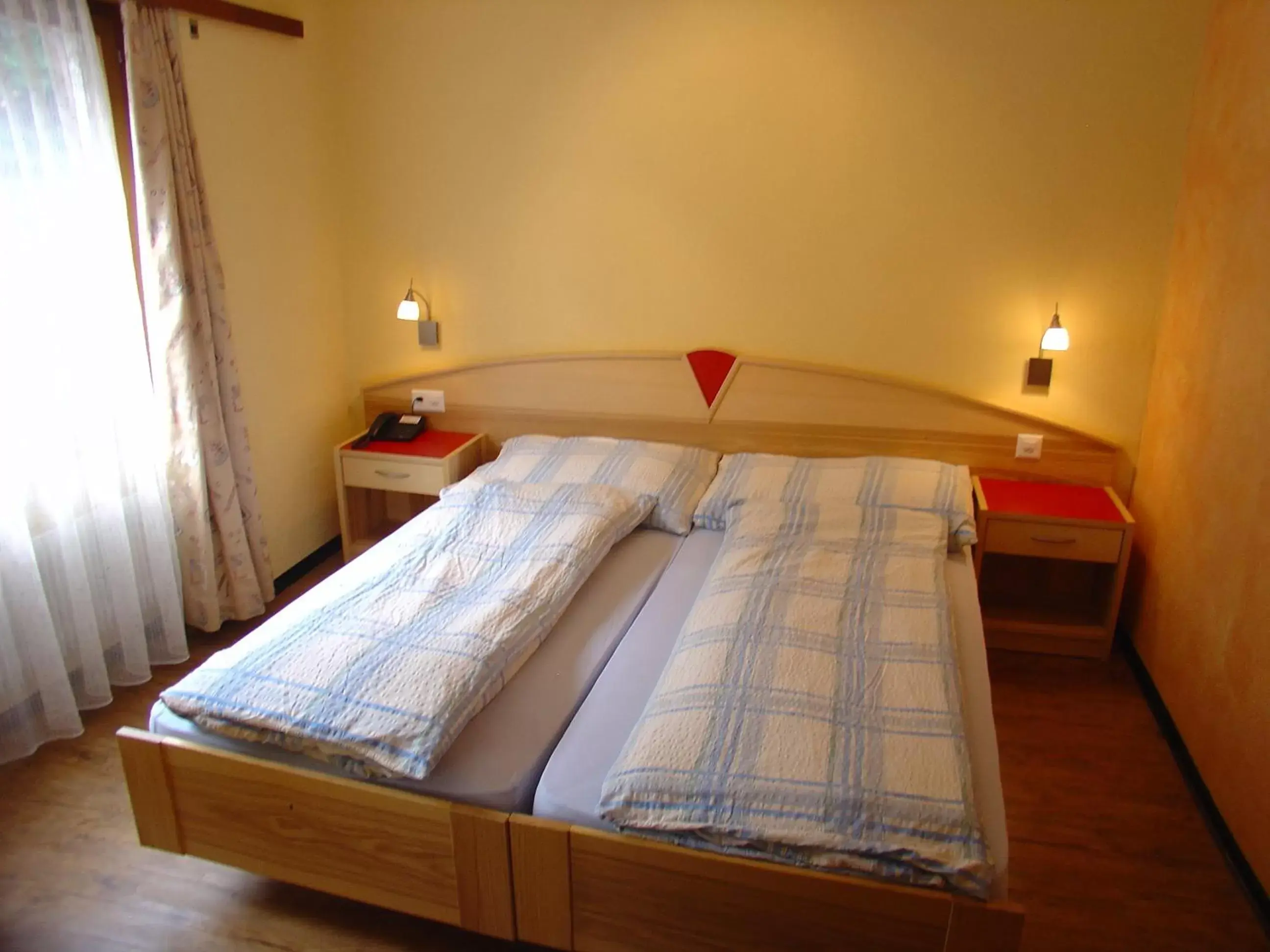 Basic Double Room in Hotel Europa Guest House Basic Double Room in Hotel Europa Guest House