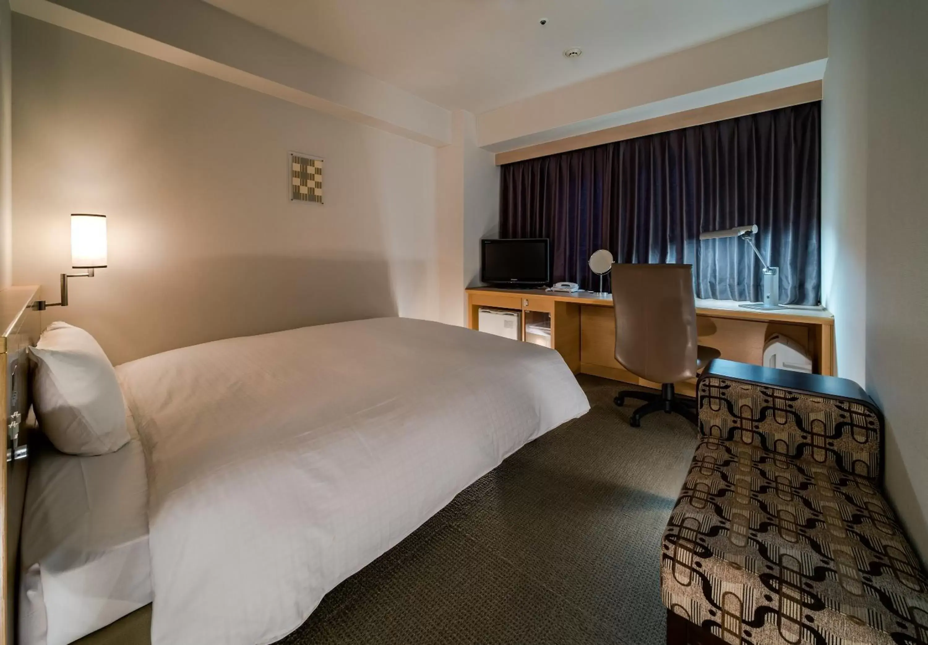 Standard Queen Room - Non-Smoking in Daiwa Roynet Hotel Hiroshima Standard Queen Room - Non-Smoking in Daiwa Roynet Hotel Hiroshima