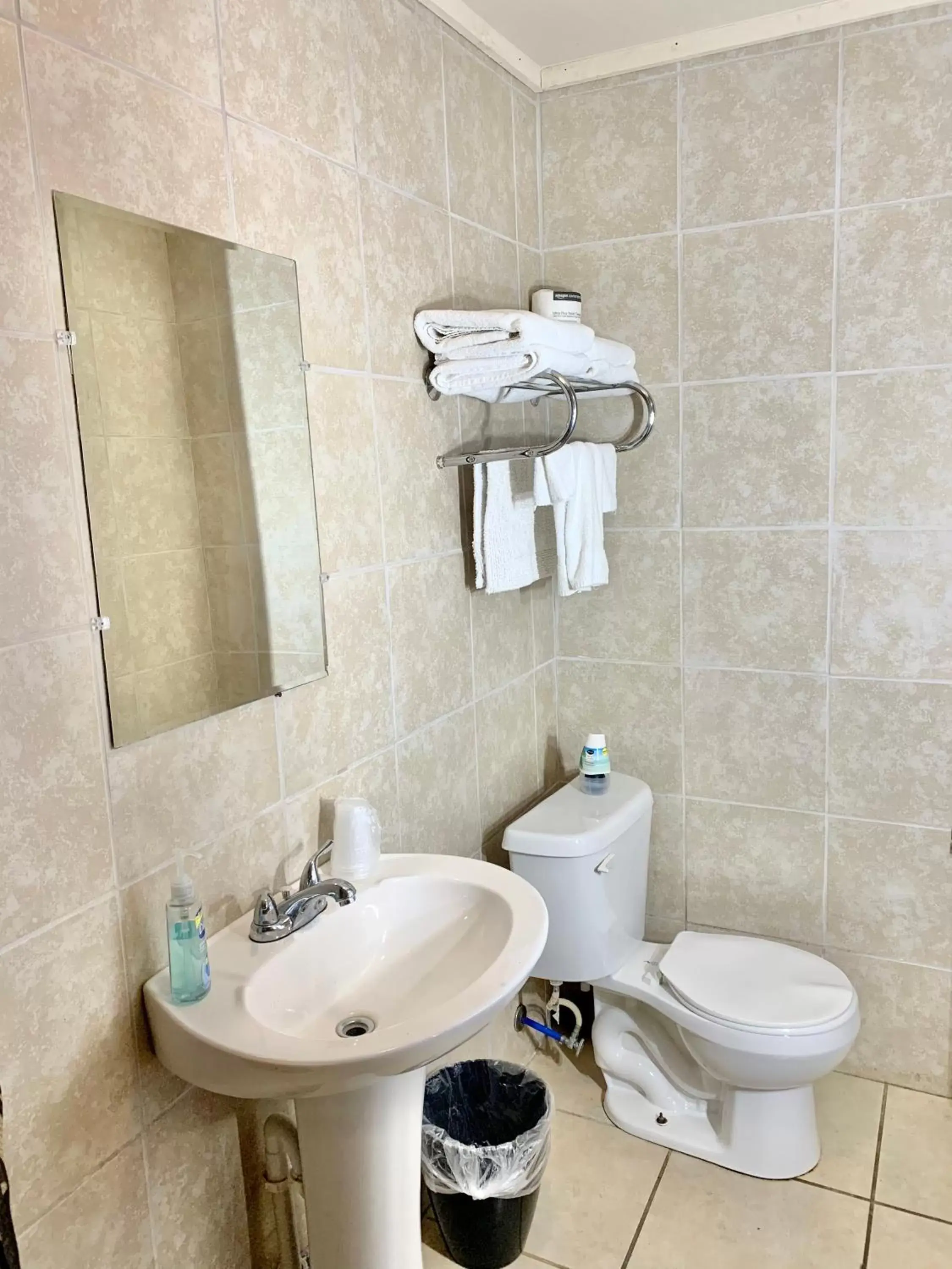 Deluxe Queen Room in Spring Creek Hotel Deluxe Queen Room in Spring Creek Hotel