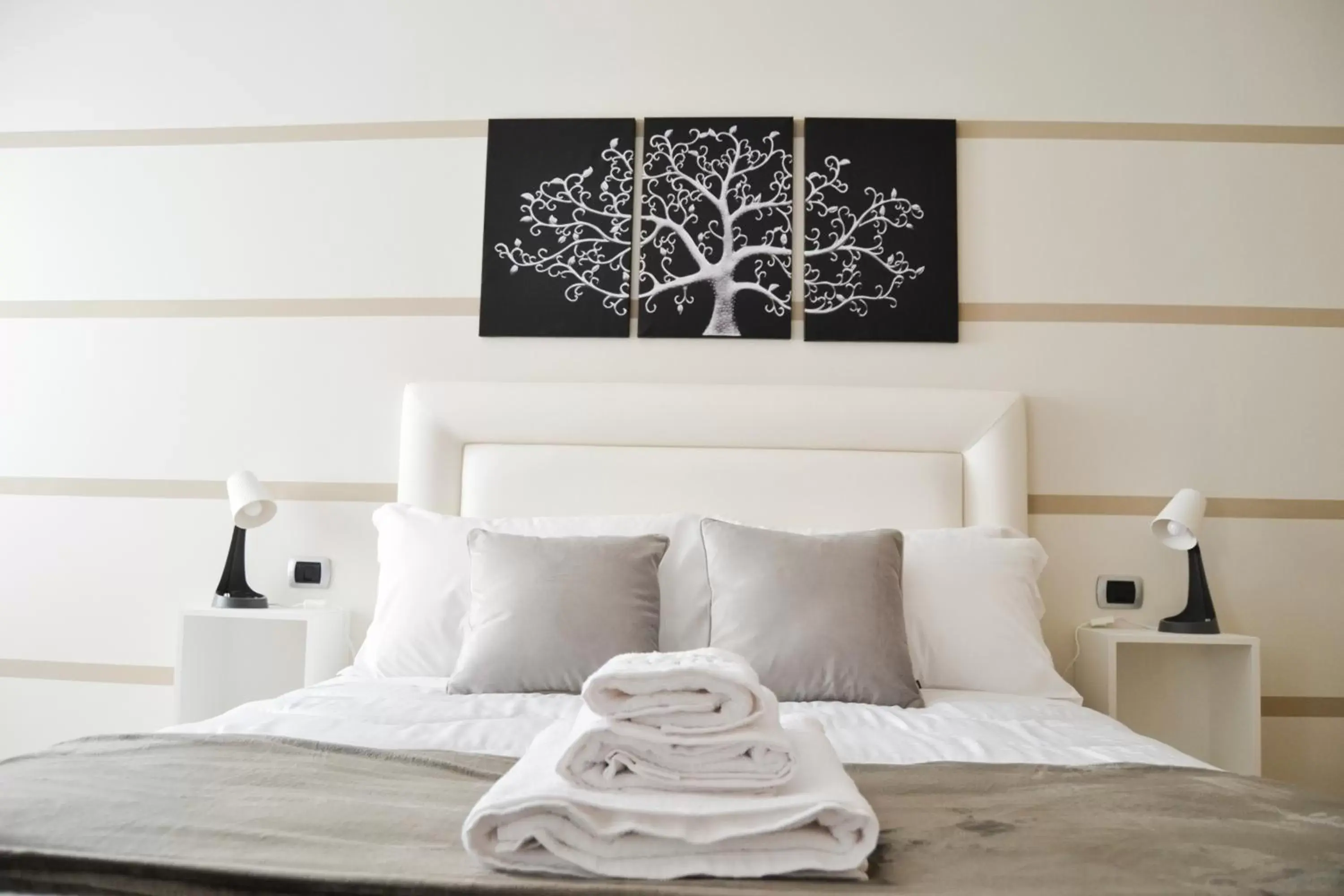 Deluxe Double Room in MR Living Bed & Breakfast Deluxe Double Room in MR Living Bed & Breakfast