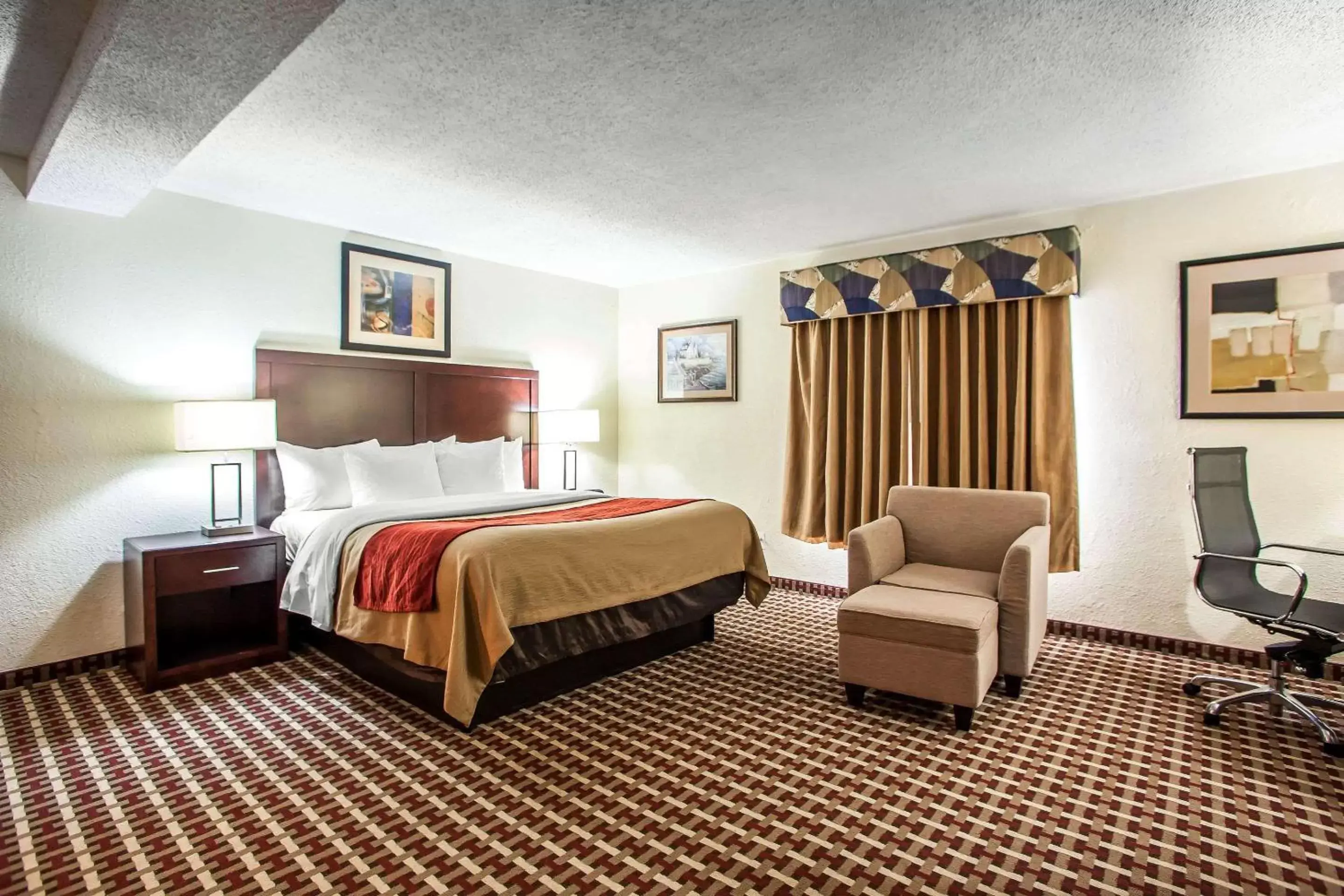 King Room - Disability Access/Non-Smoking in Comfort Inn Feasterville - Trevose King Room - Disability Access/Non-Smoking in Comfort Inn Feasterville - Trevose