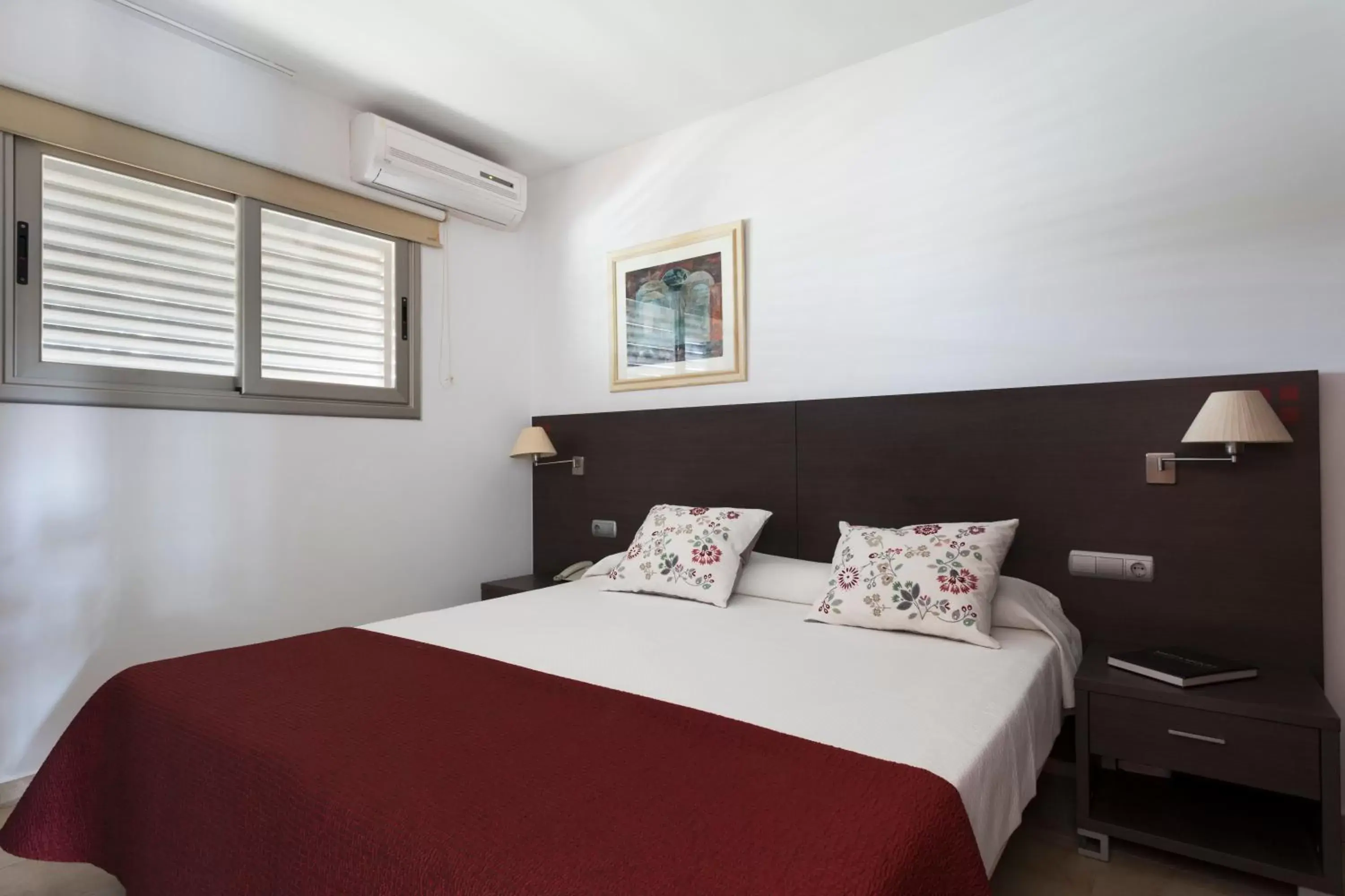 One-Bedroom Apartment with Balcony in Aparthotel Bardon One-Bedroom Apartment with Balcony in Aparthotel Bardon